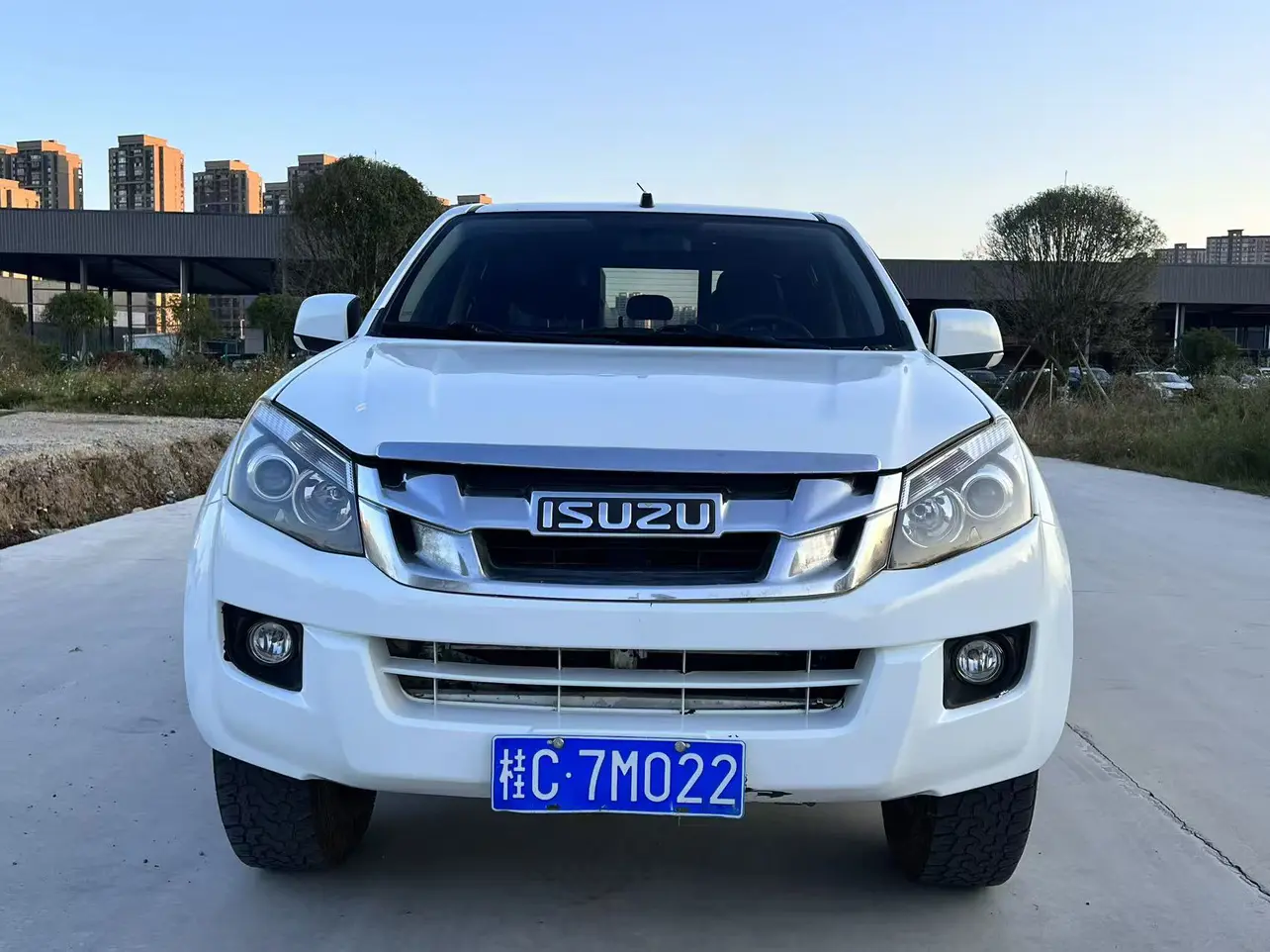 Isuzu D-MAX  из Китая