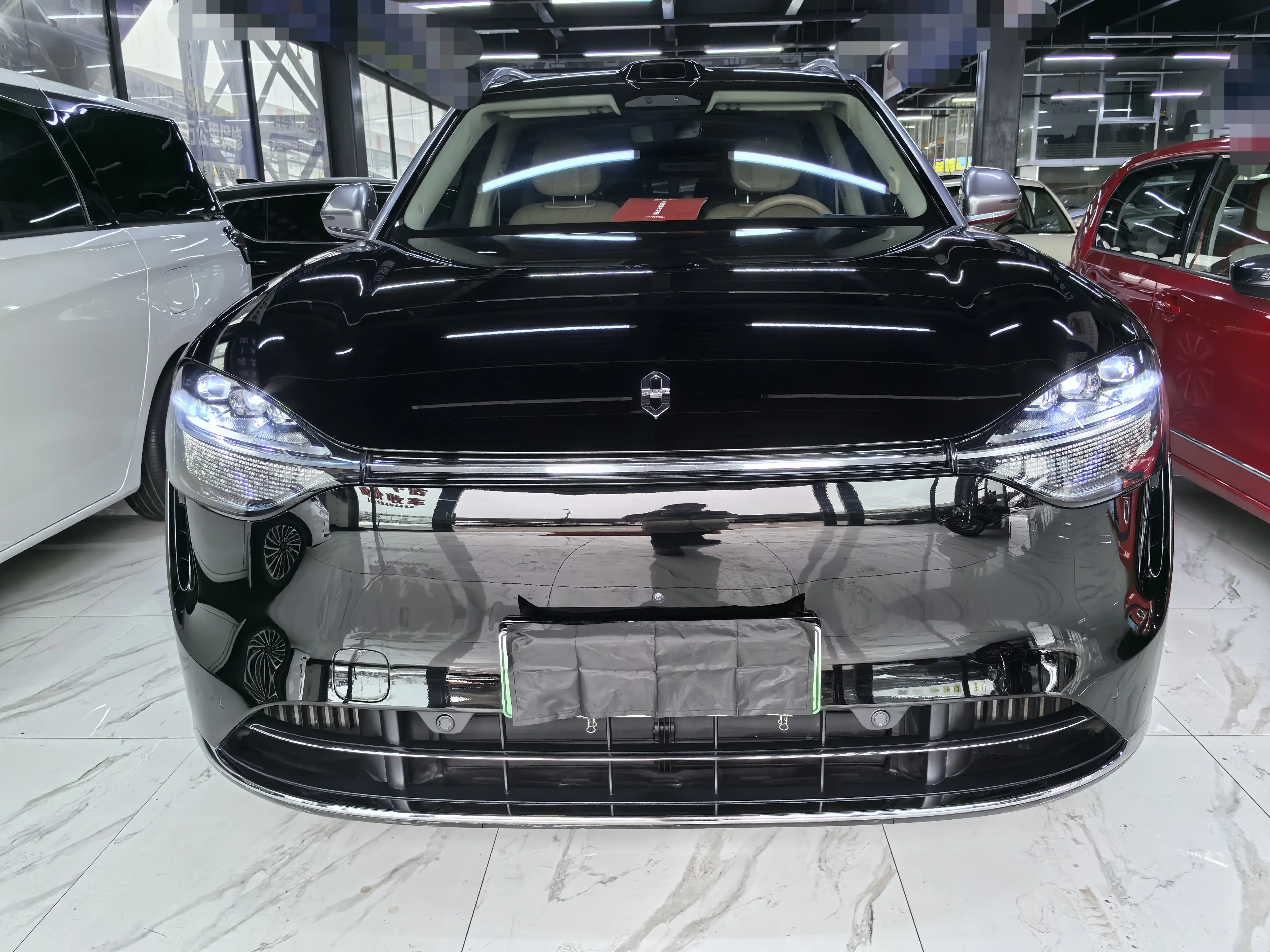 AITO M9 (Wenjie M9)  из Китая