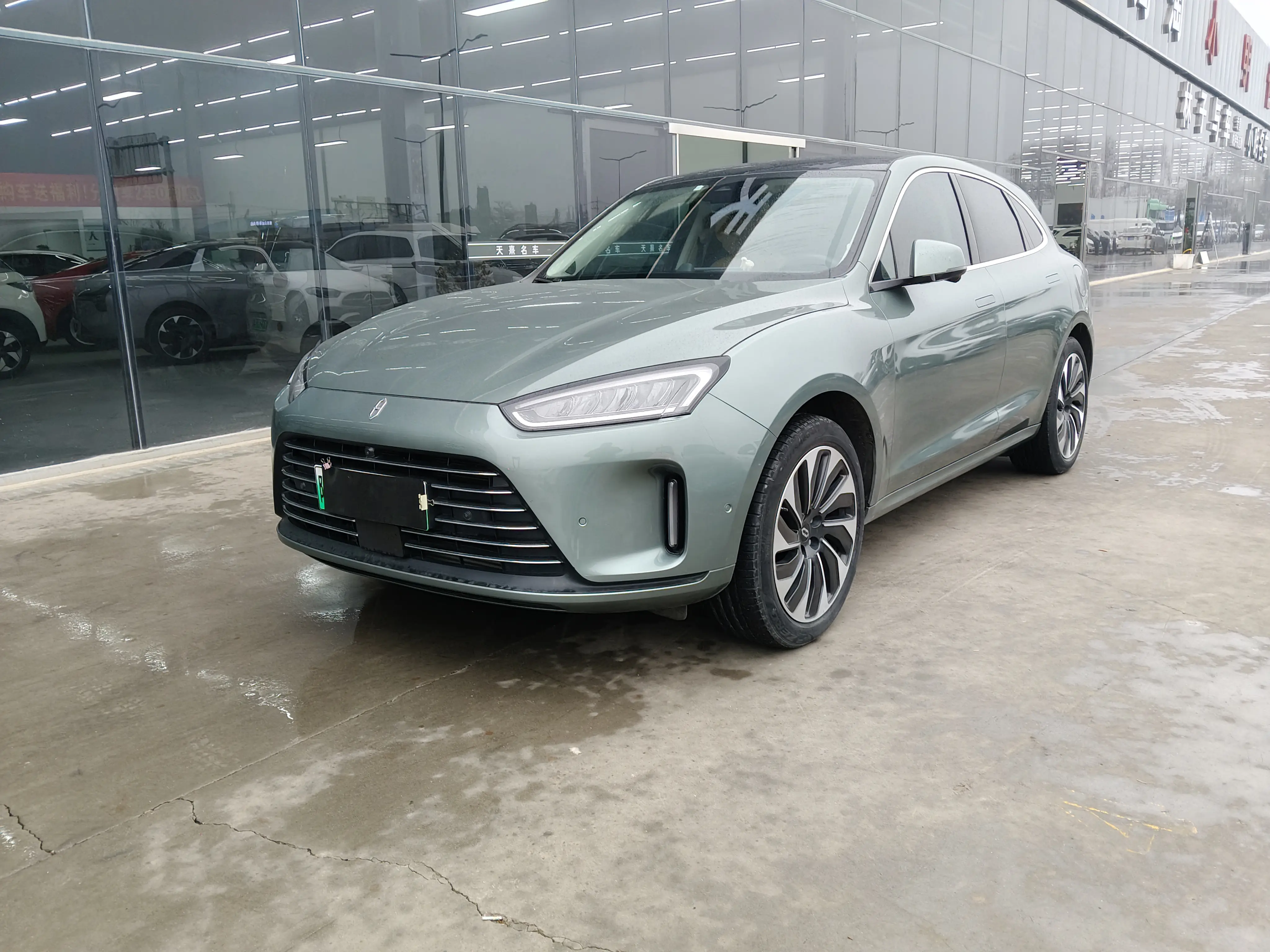 AITO M5 (Wenjie M5)  из Китая