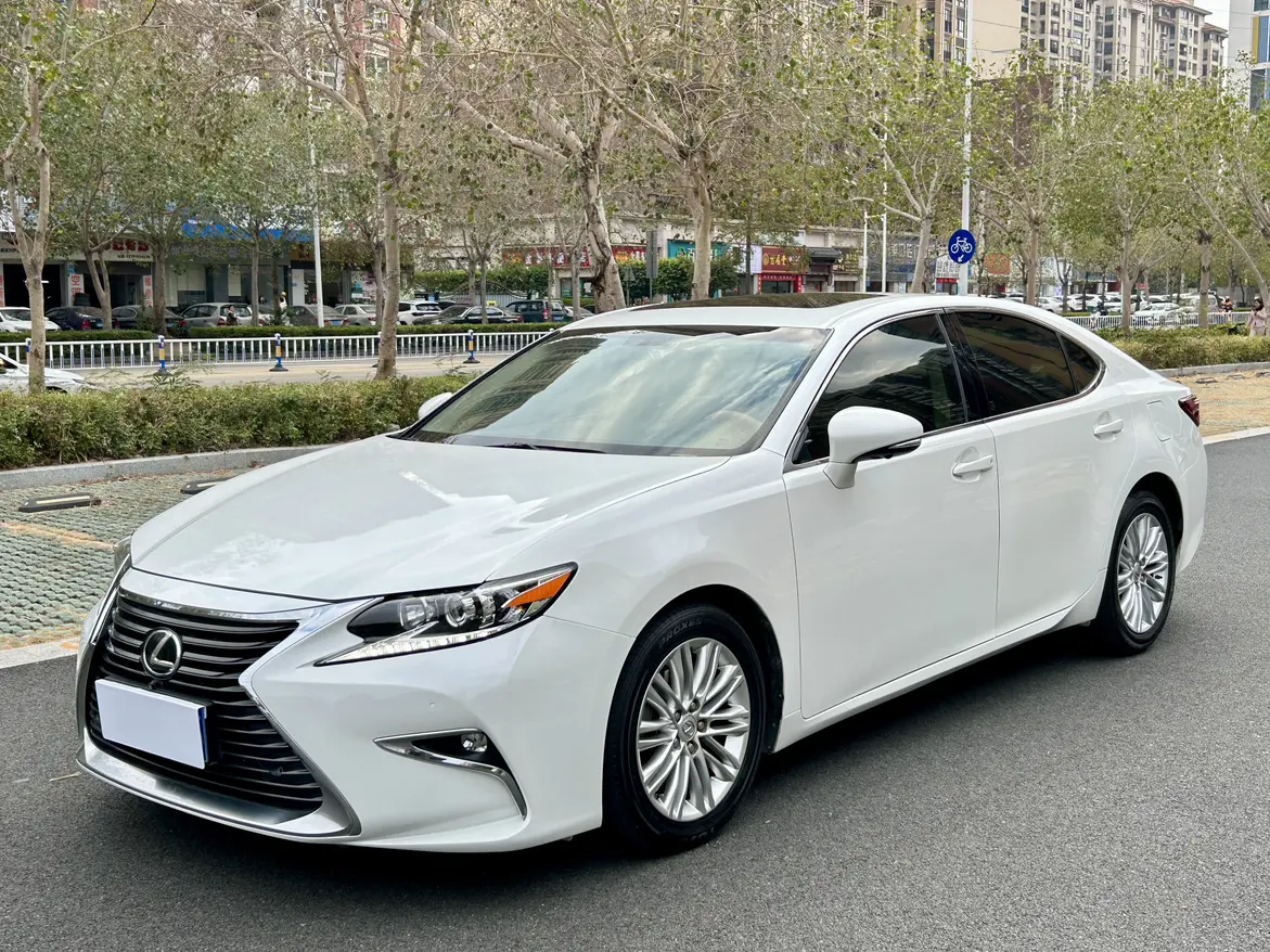 Lexus ES  из Китая
