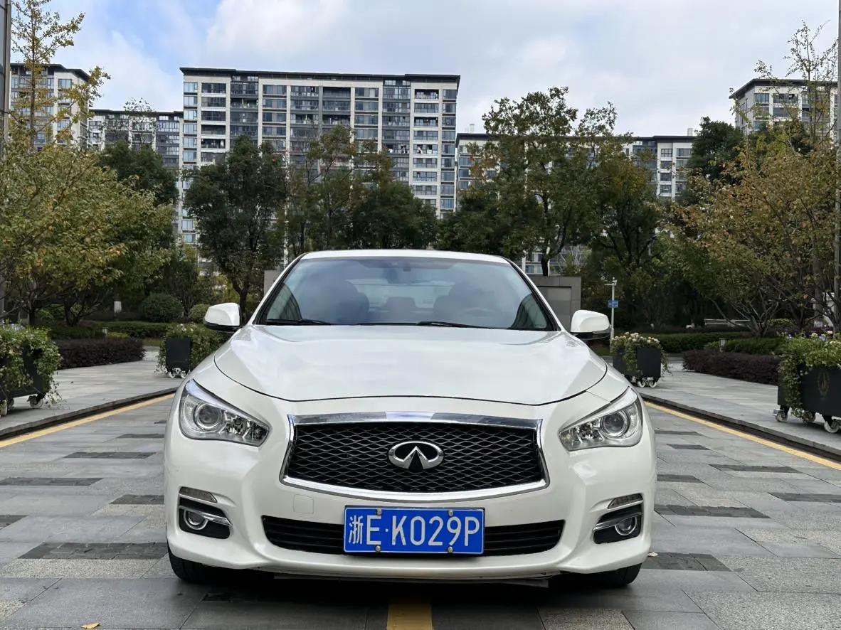 Infiniti Q50L  из Китая