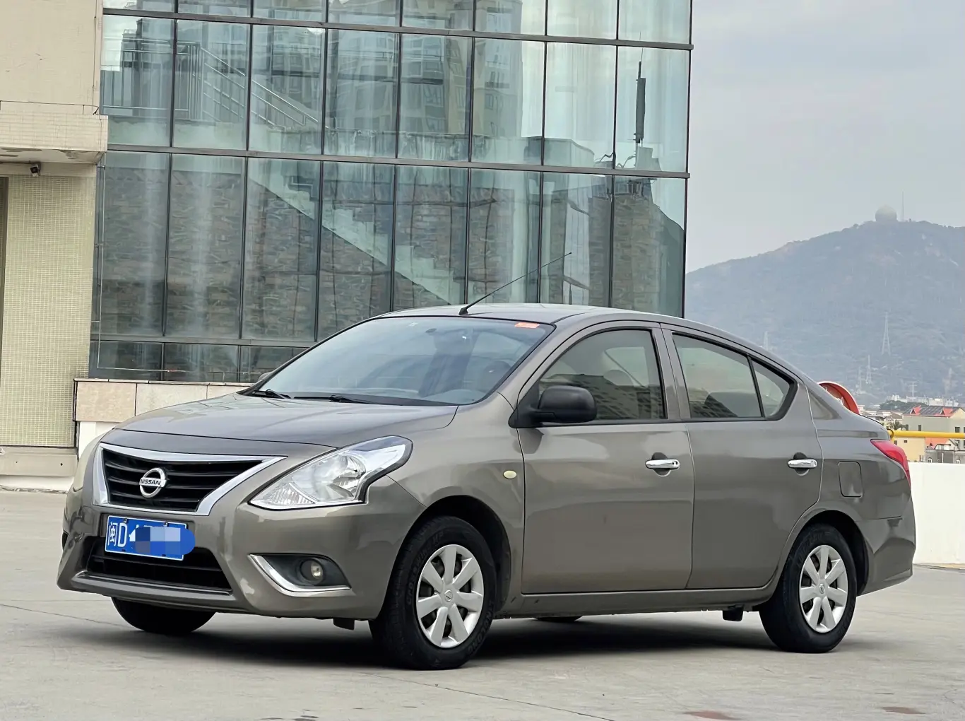 Nissan Sunlight  из Китая