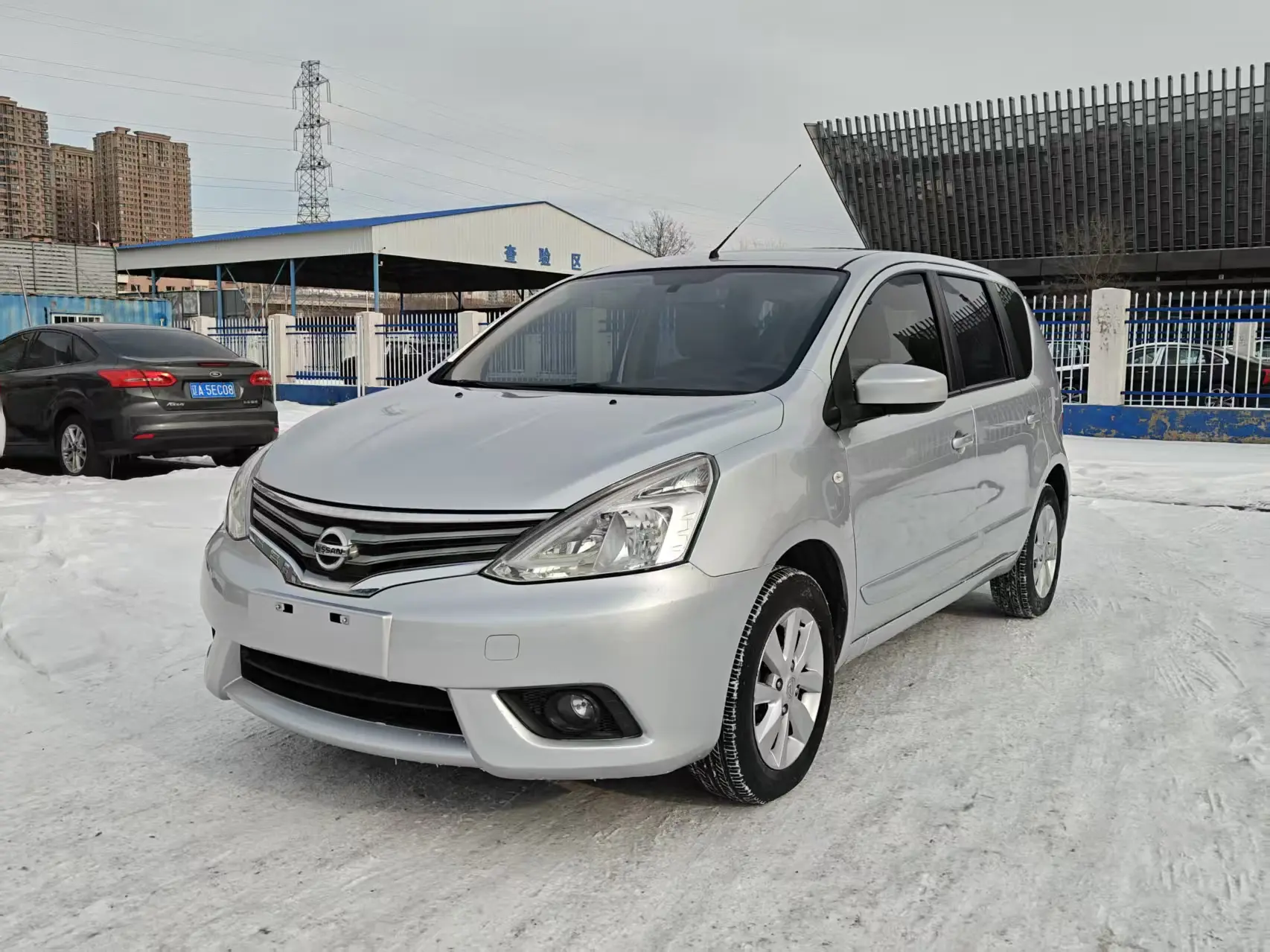 Nissan Li Wei  из Китая