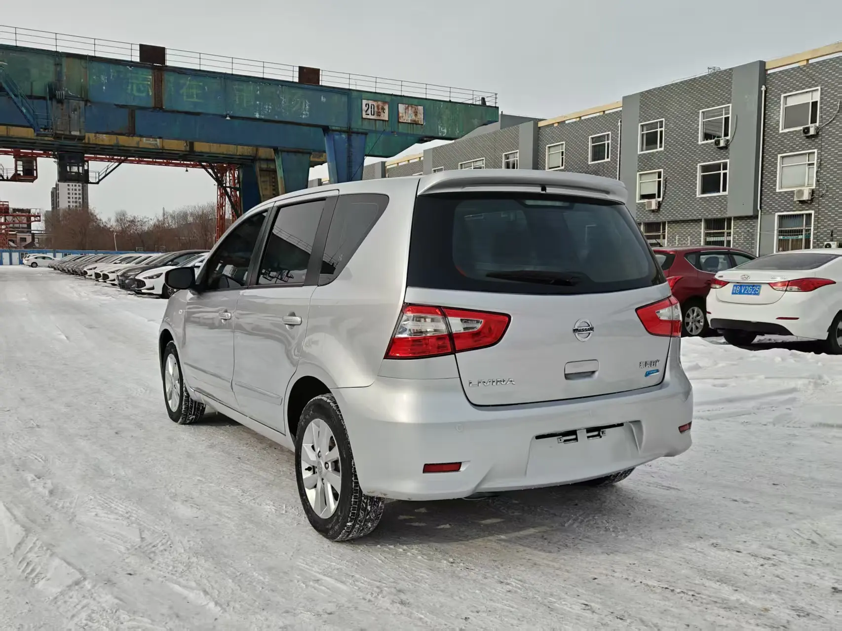 Nissan Li Wei  из Китая