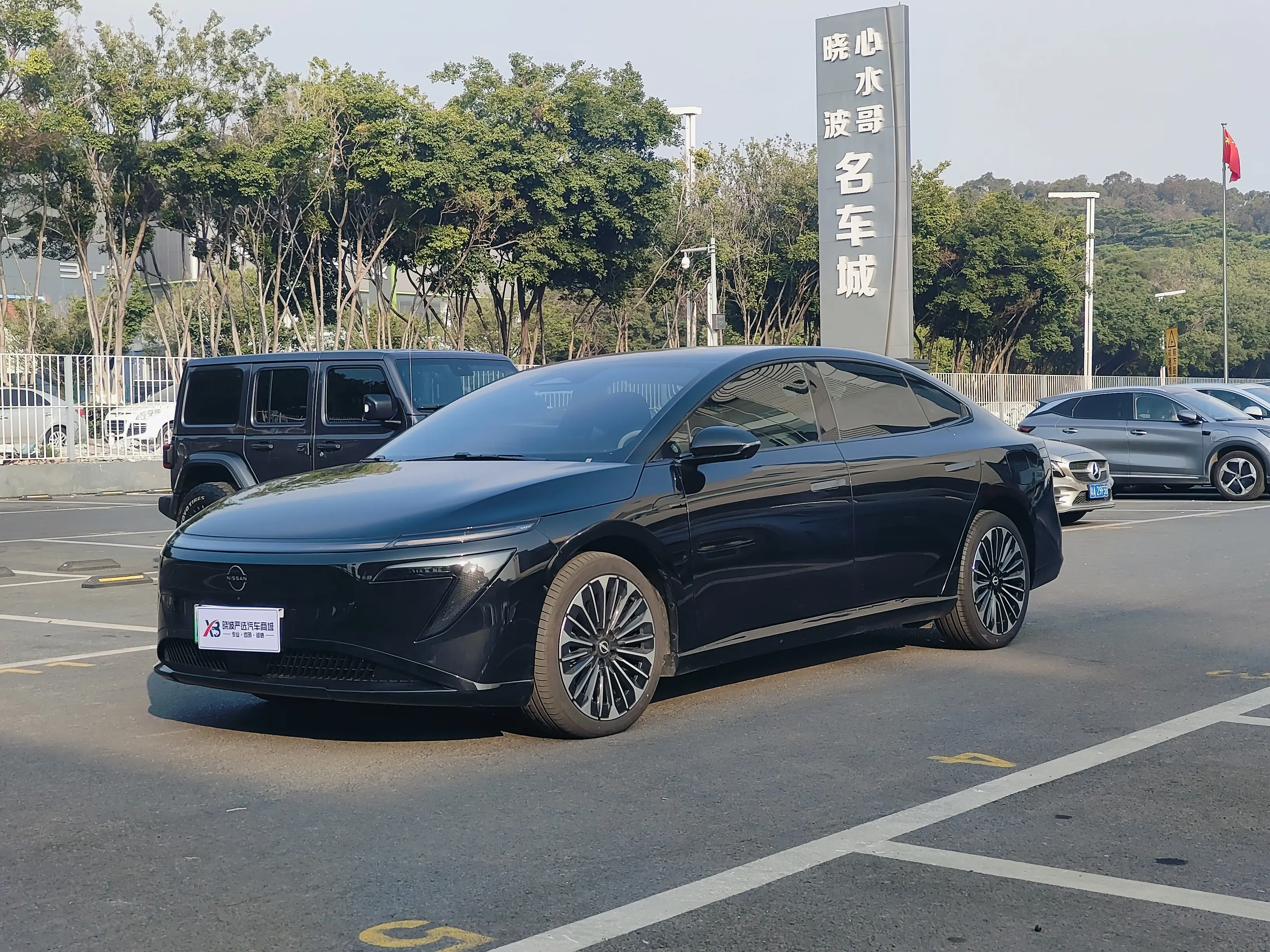 Nissan N7  из Китая