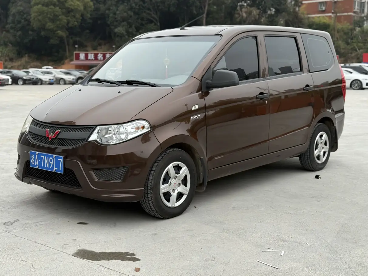 Wuling Hongguang  из Китая