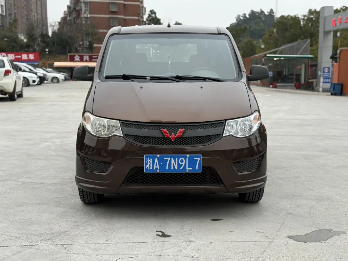 Wuling Hongguang  из Китая