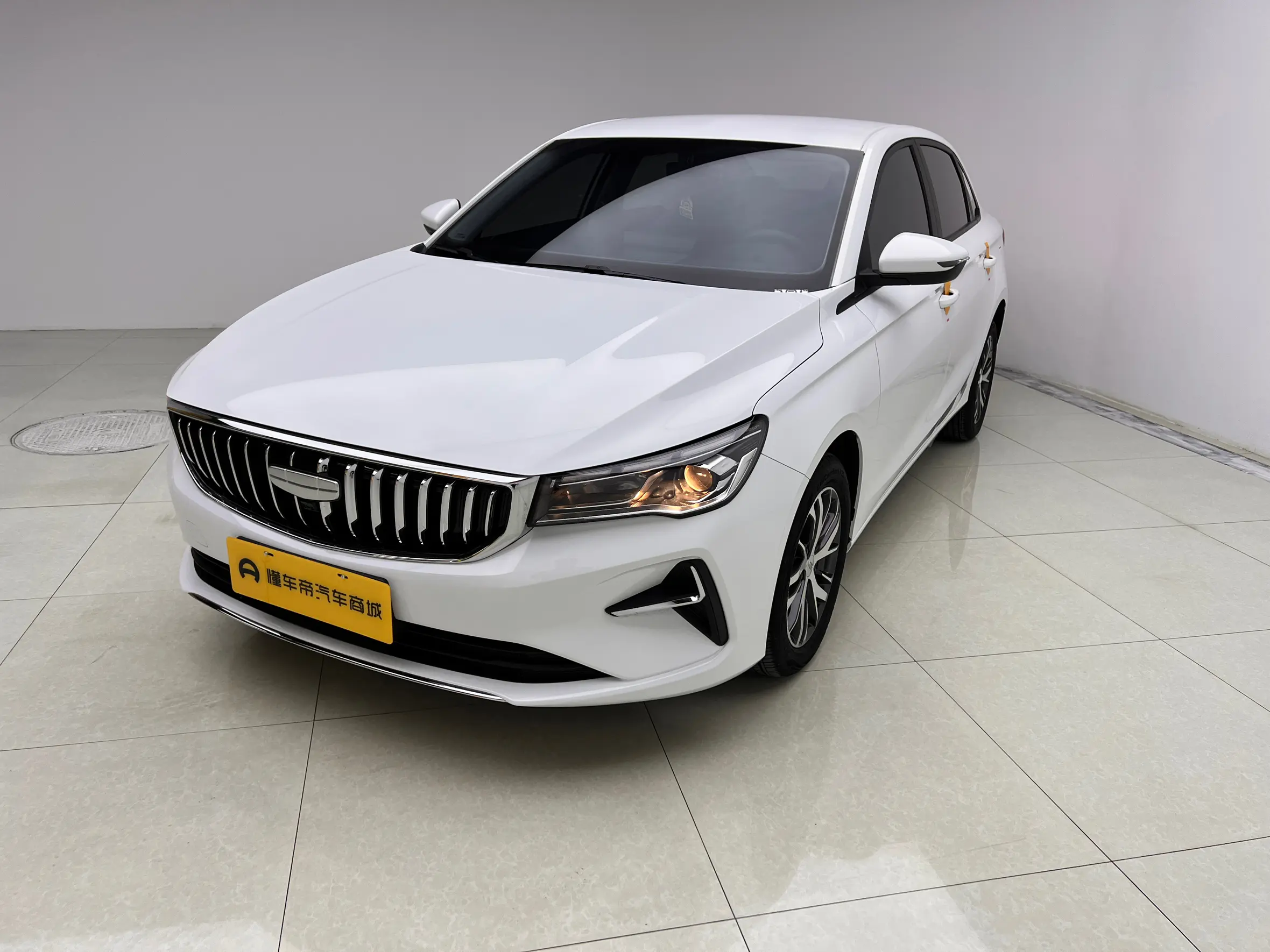 Geely Emgrand  из Китая