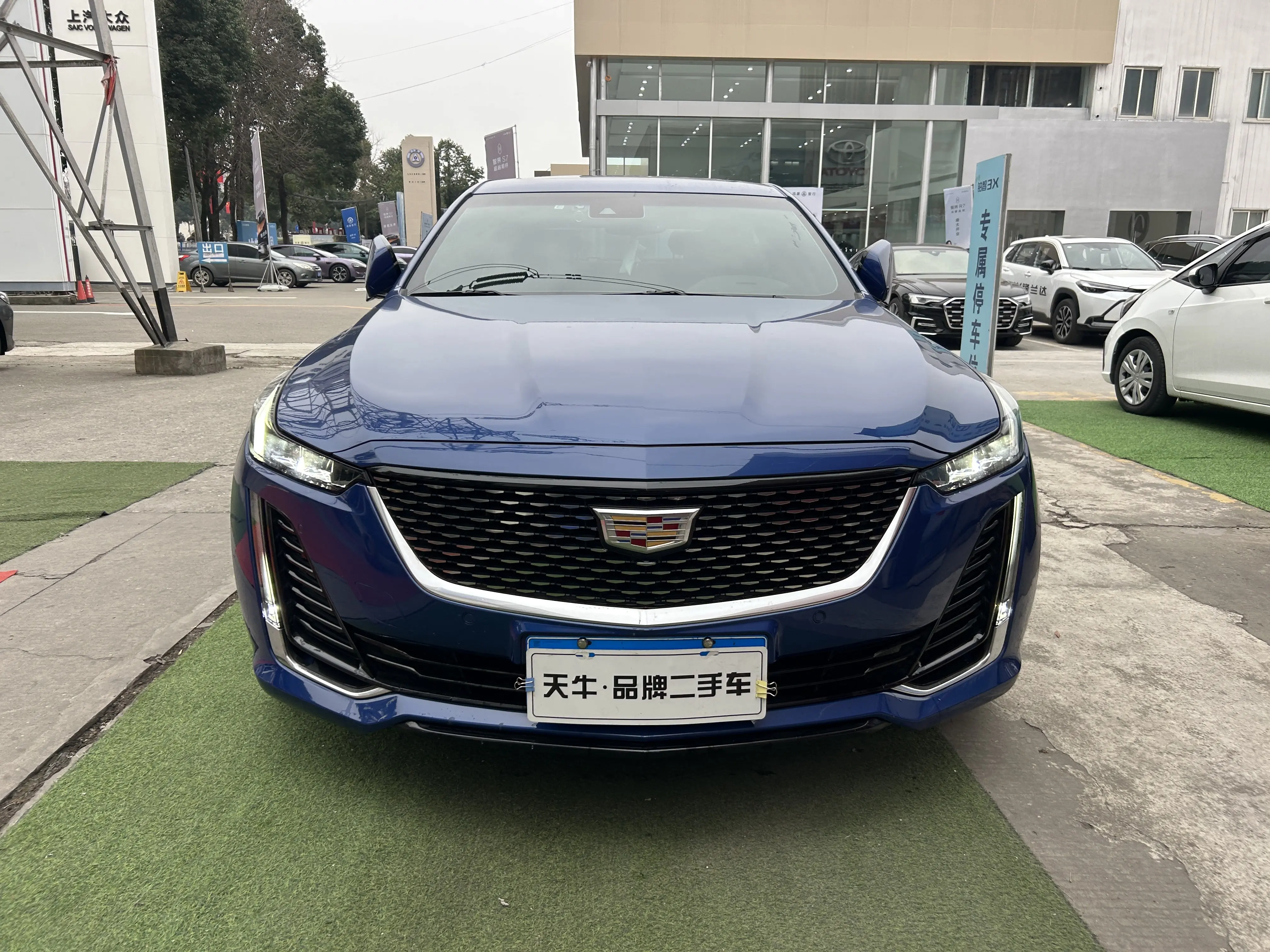 Cadillac CT5  из Китая