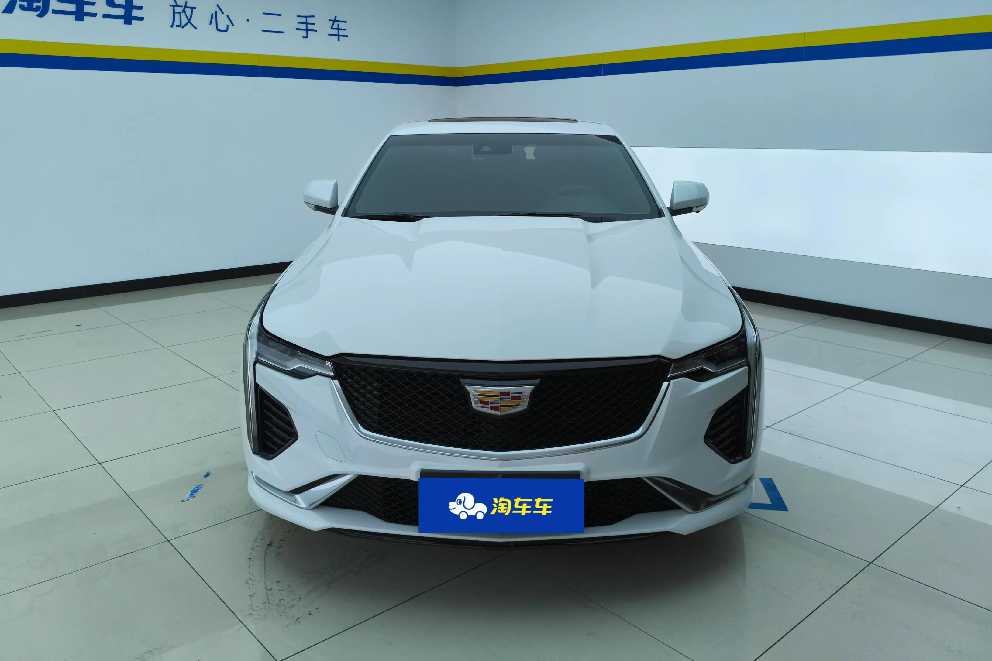 Cadillac CT4  из Китая