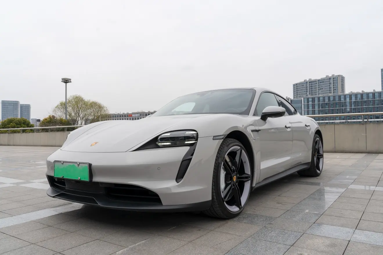 Porsche Taycan  из Китая
