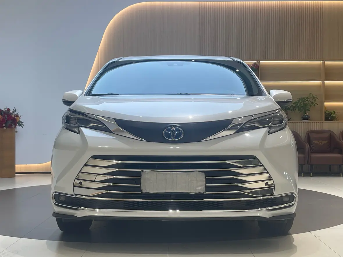 Toyota Sienna  из Китая
