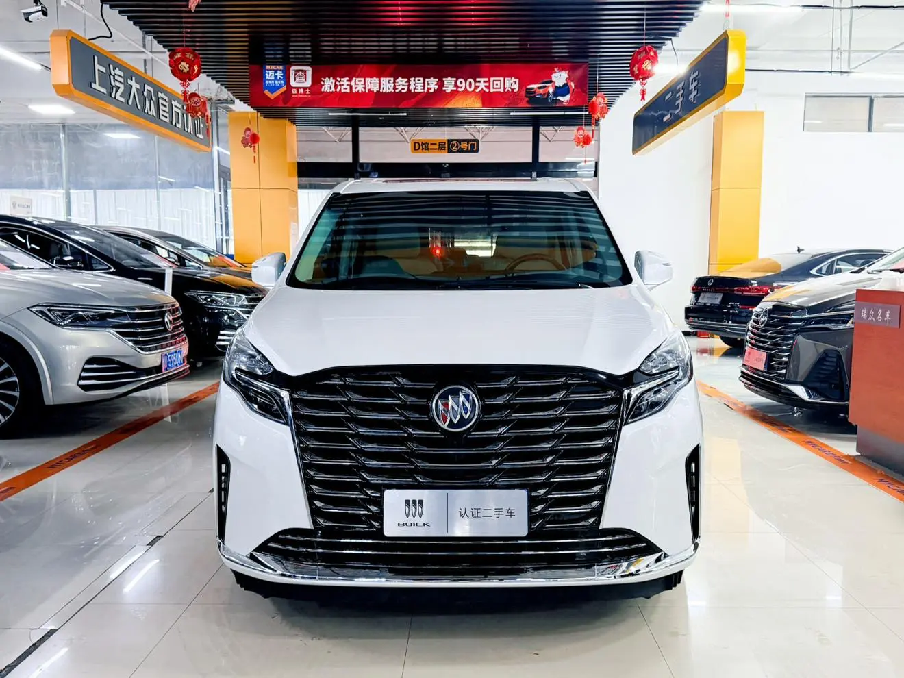 Buick GL8  из Китая