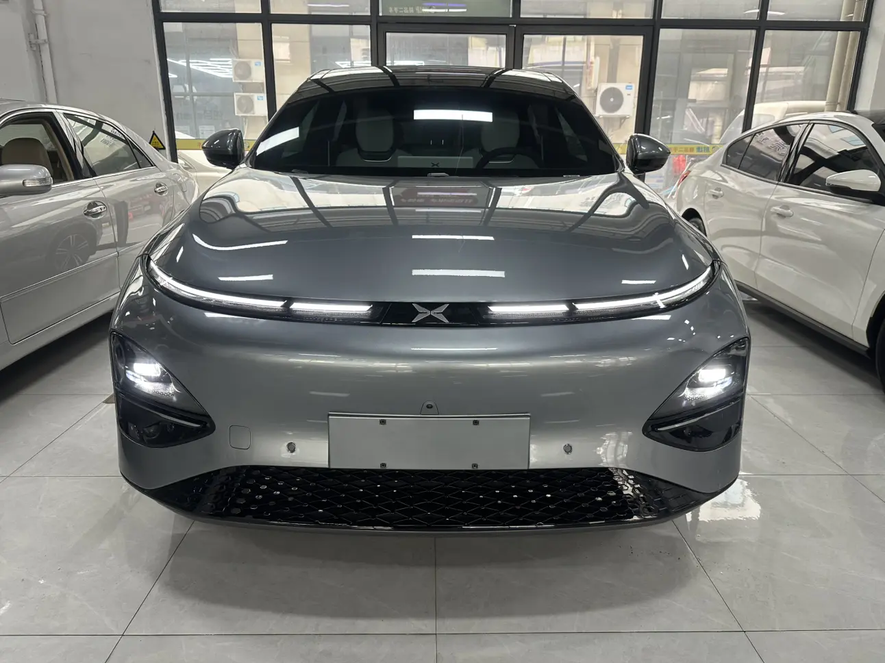 Xpeng G6  из Китая