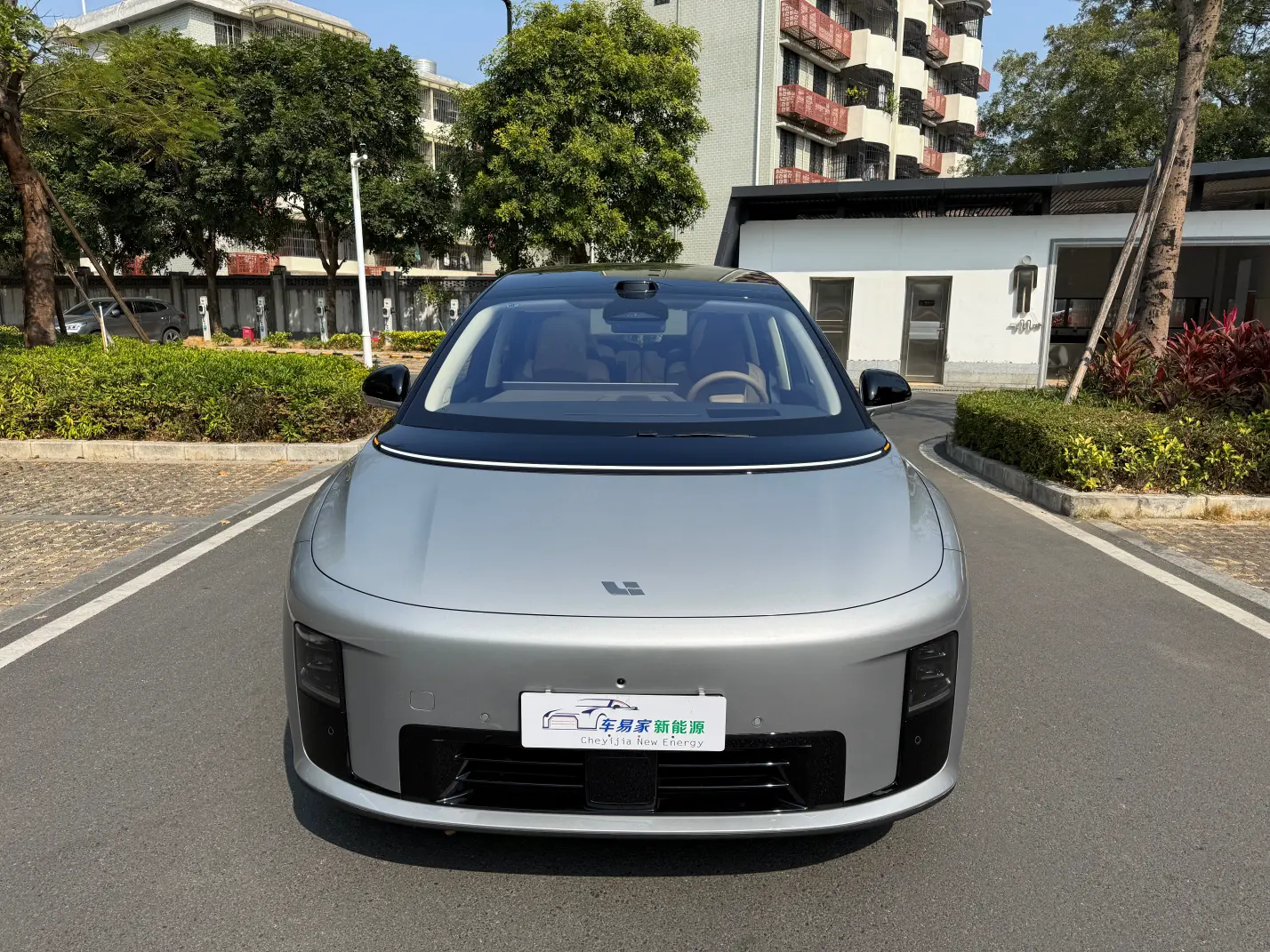 Li Ideal i8  из Китая