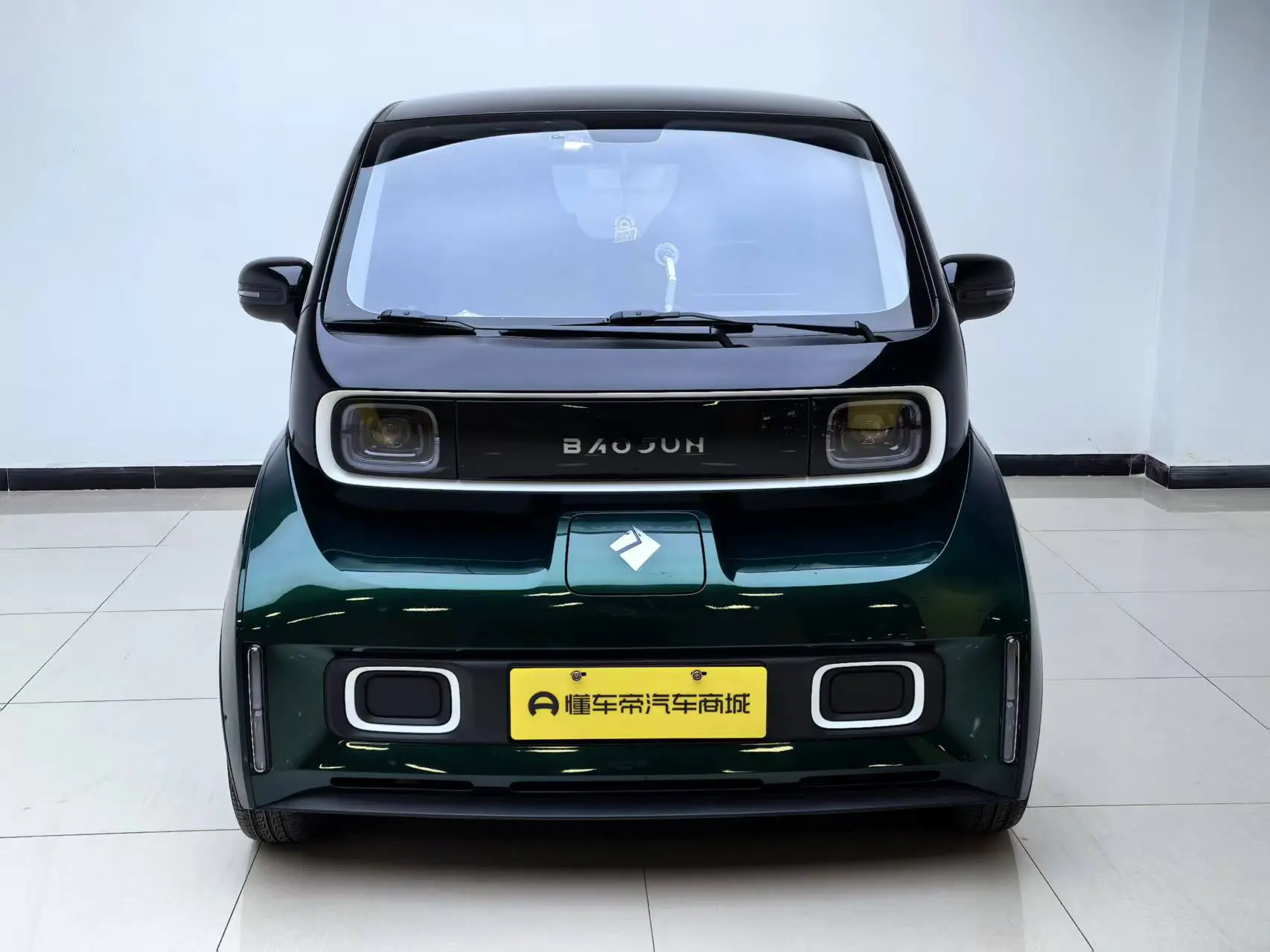 Baojun KiWi EV  из Китая
