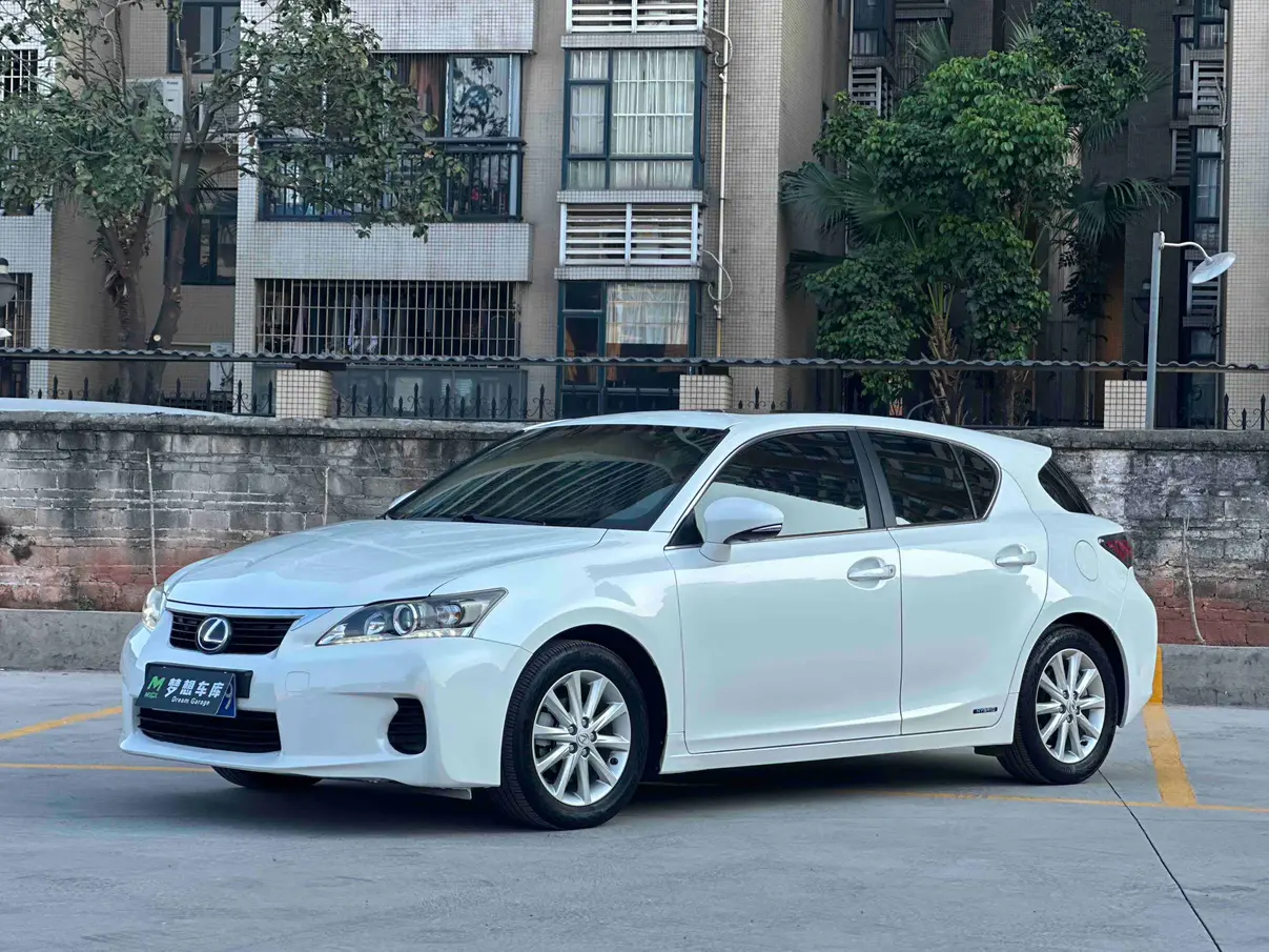 Lexus CT  из Китая