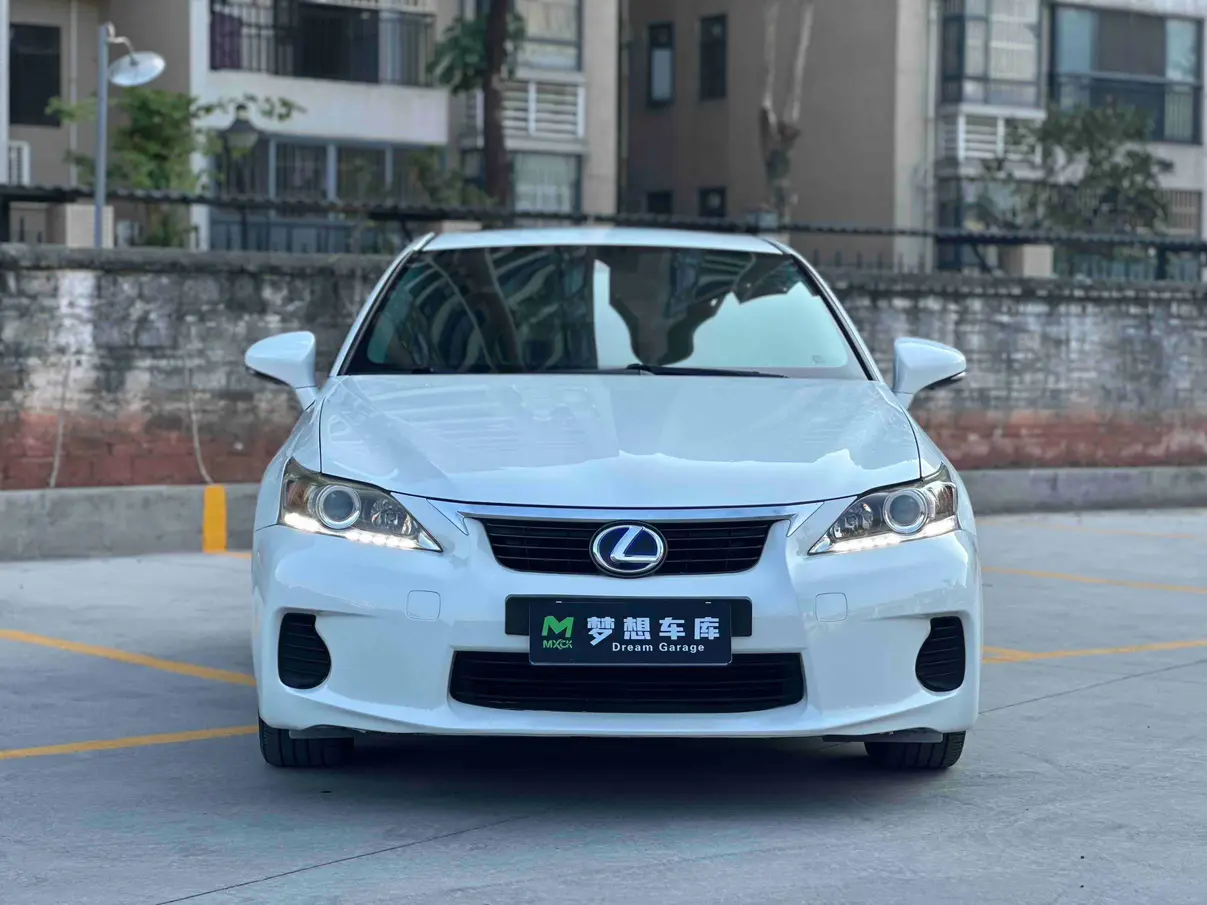 Lexus CT  из Китая