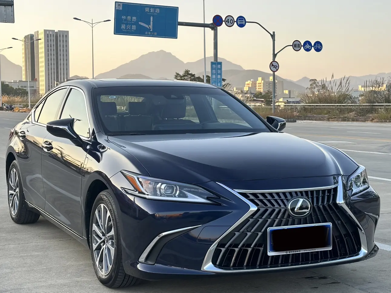 Lexus ES