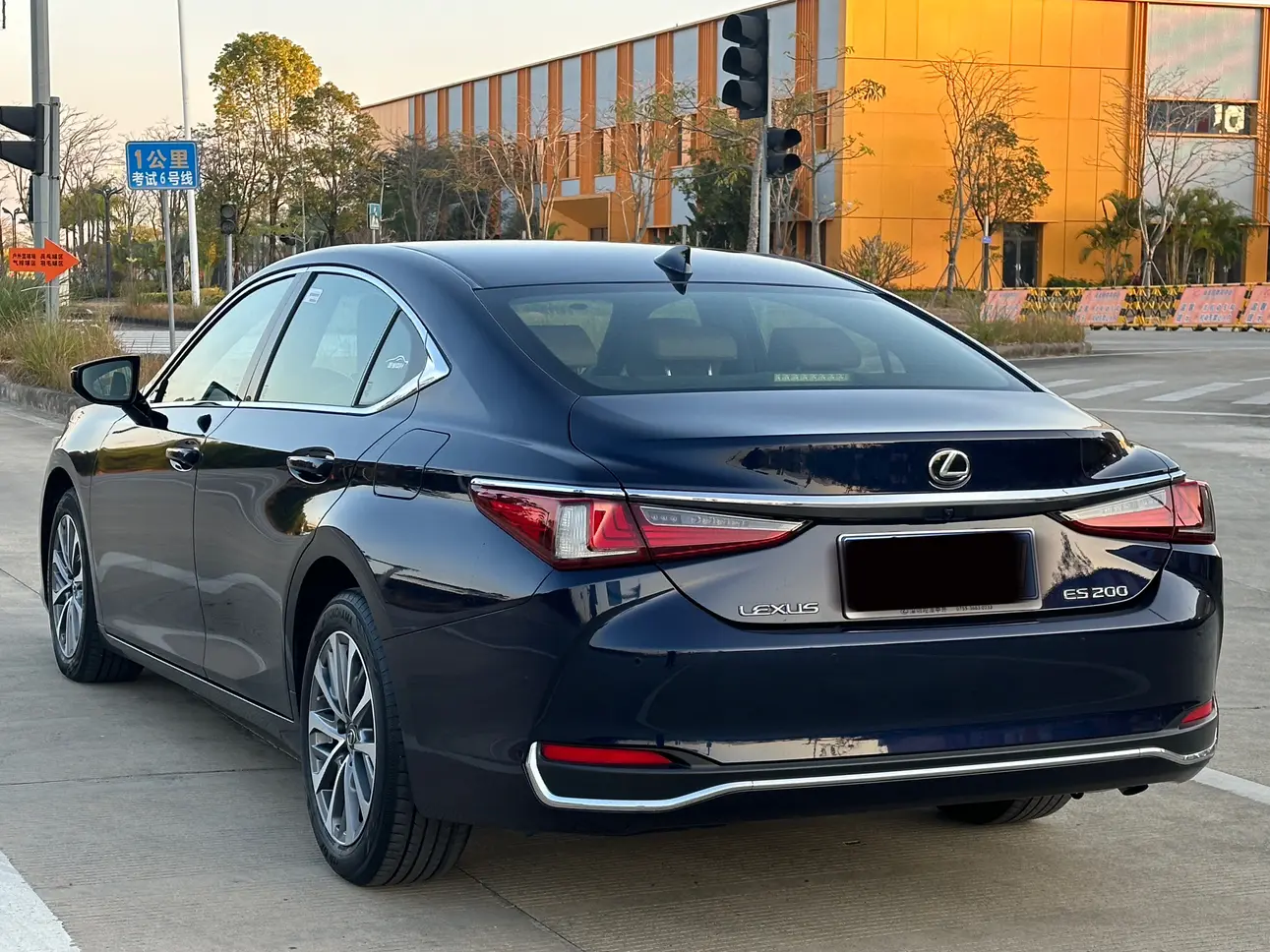 Lexus ES