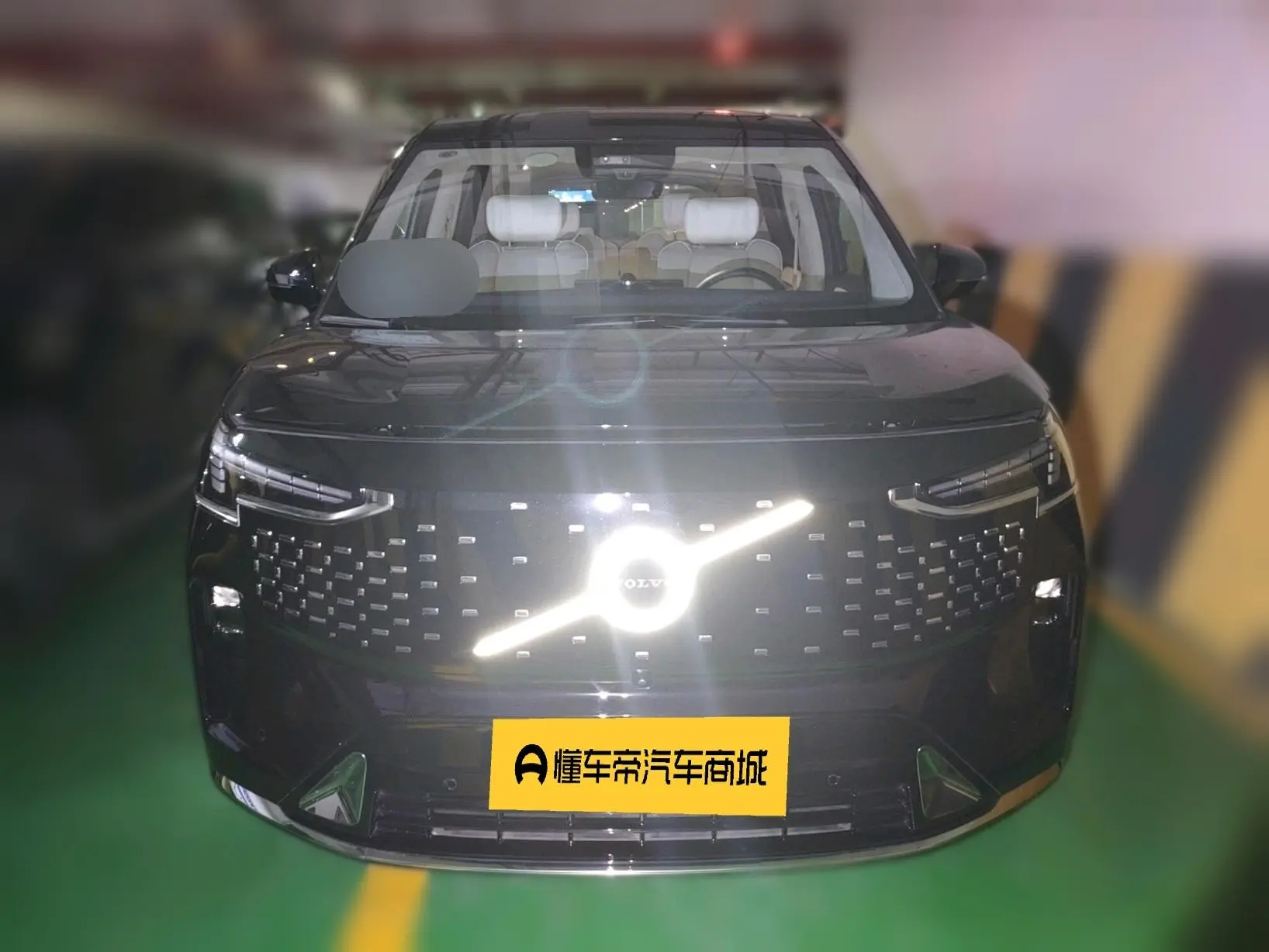 Volvo EM90  из Китая