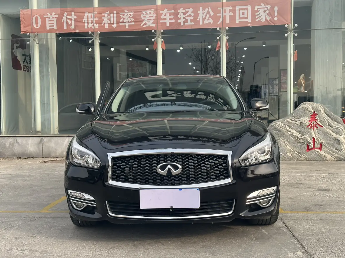 Infiniti Q70  из Китая