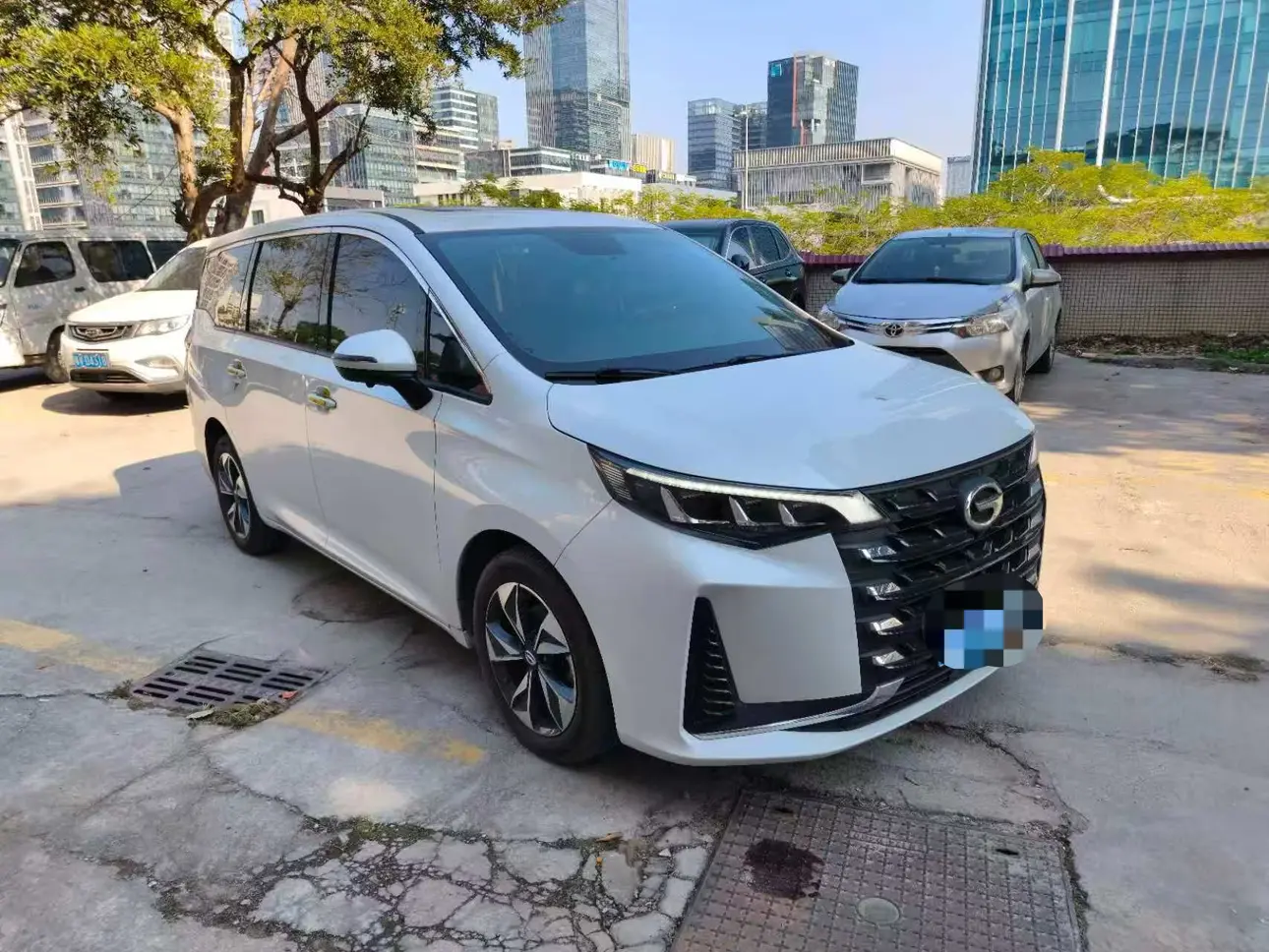 GAC Trumpchi M6  из Китая