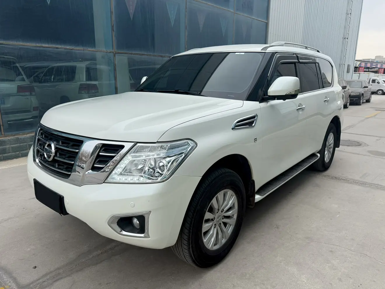 Nissan Patrol  из Китая