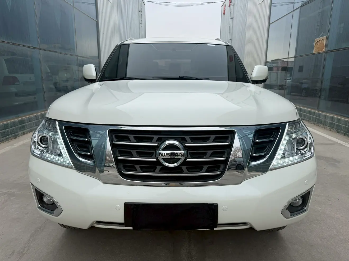 Nissan Patrol  из Китая