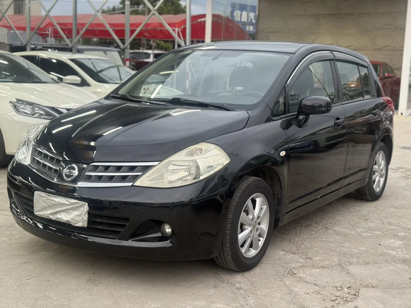Nissan Tiida  из Китая