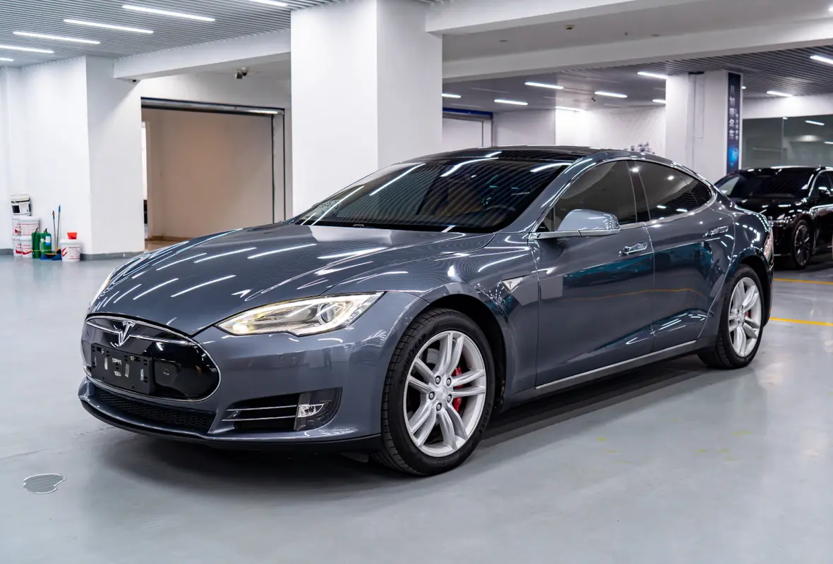 Tesla Model S  из Китая