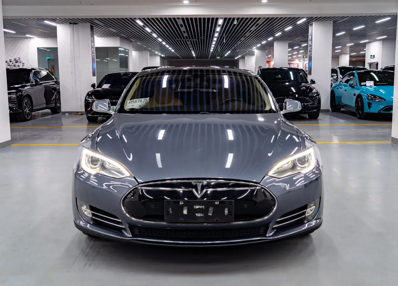 Tesla Model S  из Китая