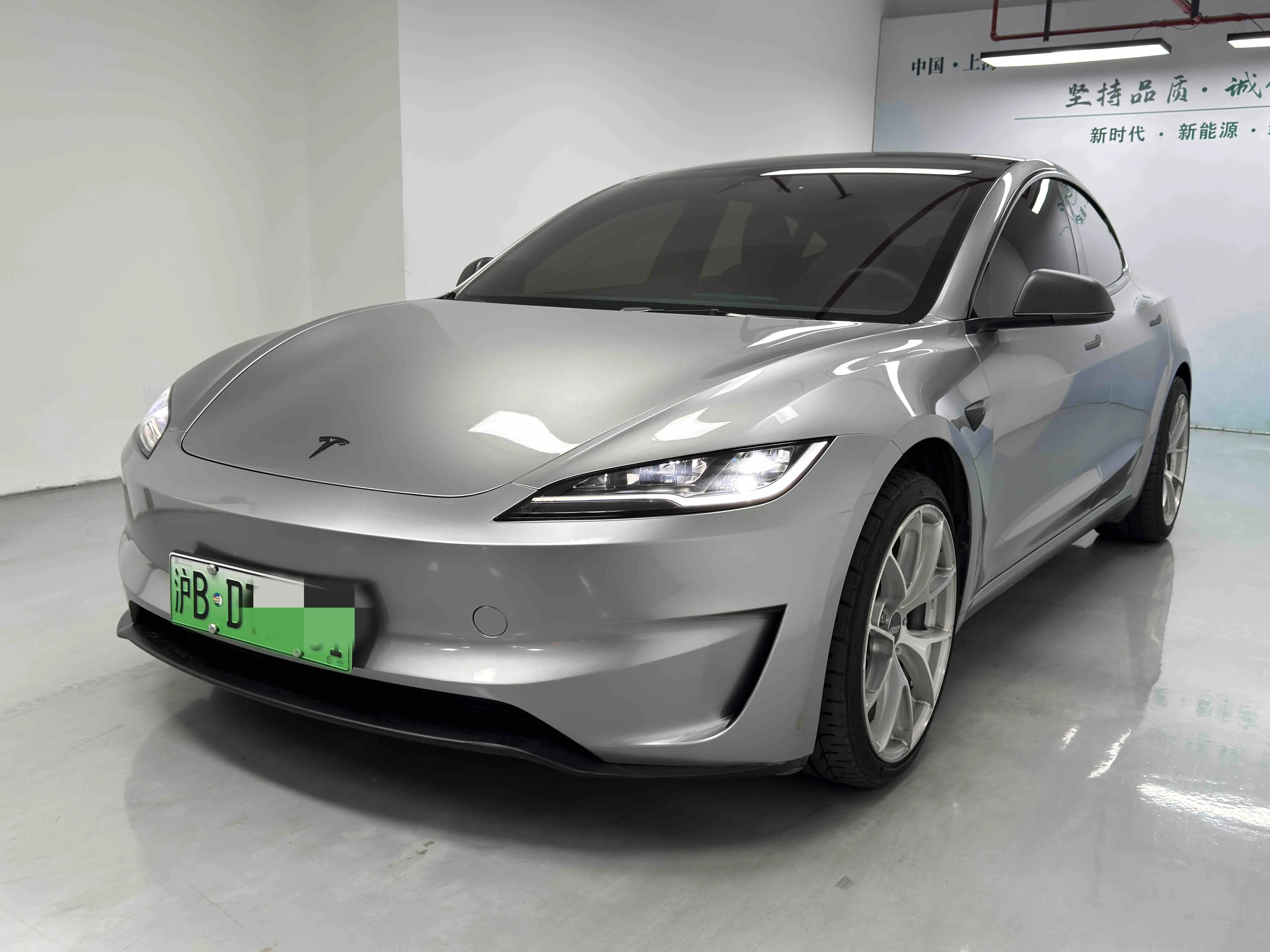 Tesla Model 3  из Китая