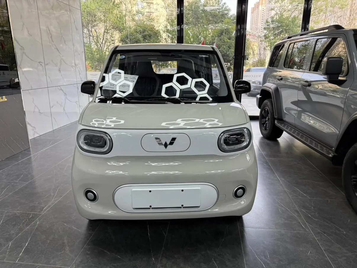 Wuling Hongguang MINIEV  из Китая