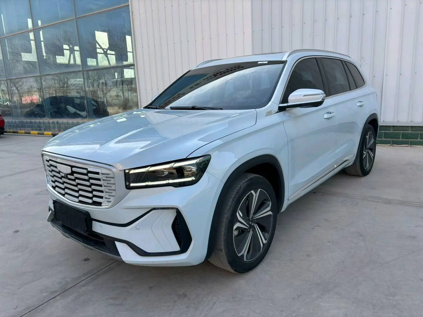 Geely Monjaro (Xingyue L)  из Китая