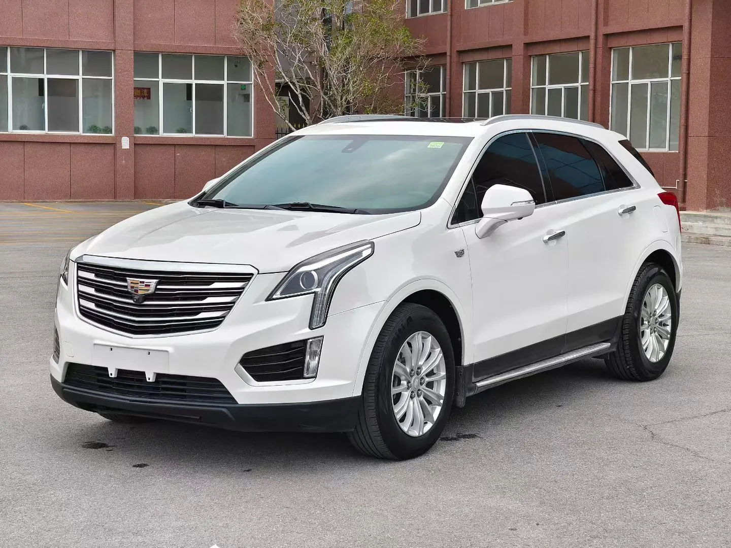 Cadillac XT5  из Китая