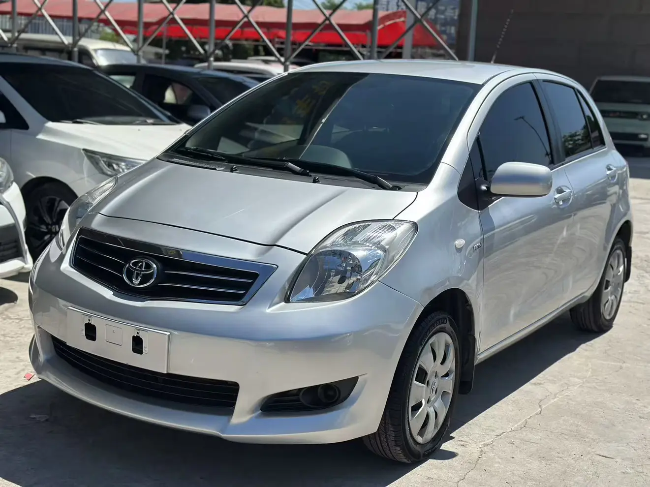 Toyota Yaris  из Китая
