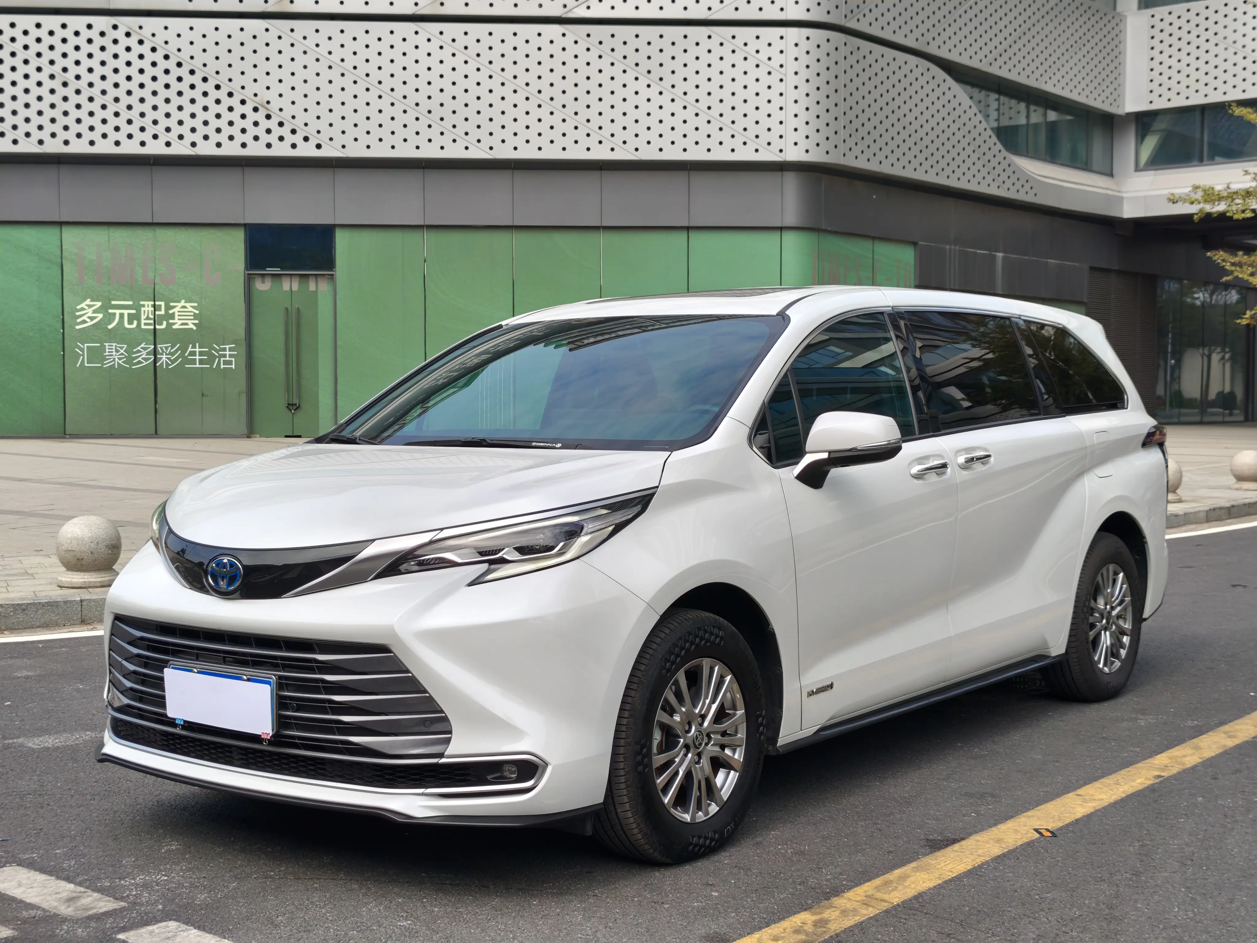 Toyota Sienna  из Китая