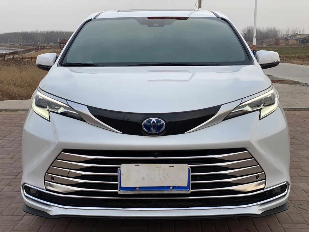 Toyota Sienna  из Китая