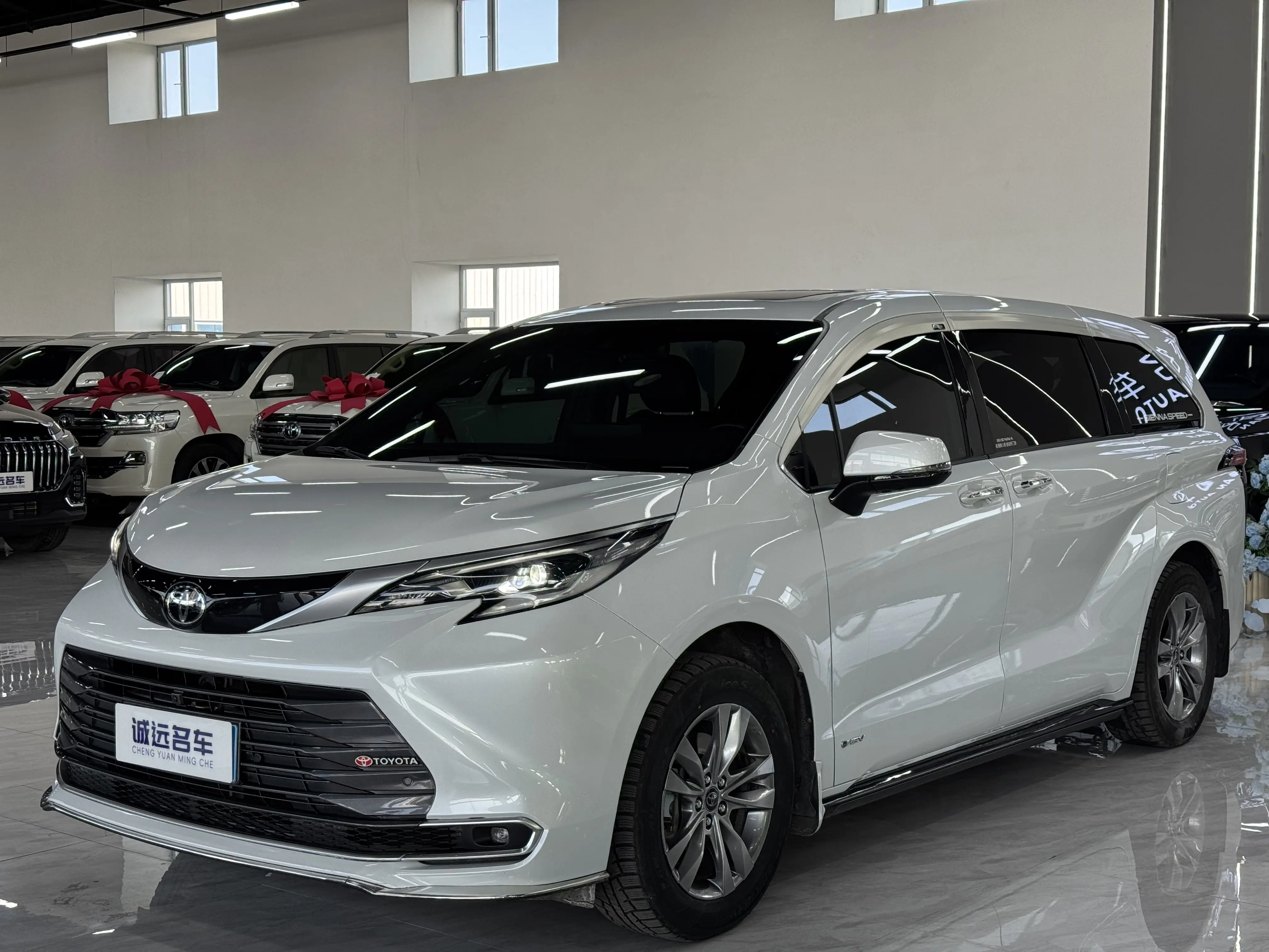 Toyota Sienna  из Китая