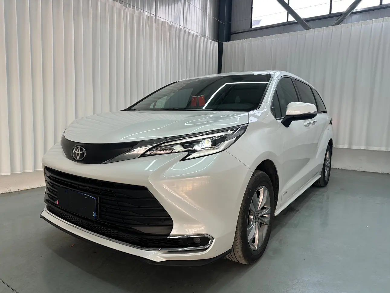 Toyota Sienna  из Китая