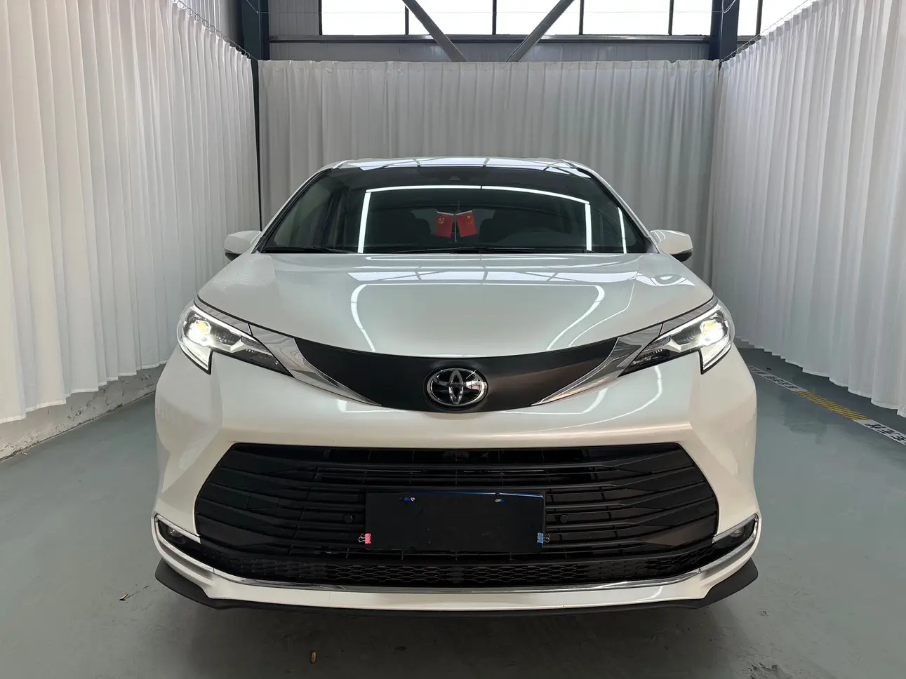 Toyota Sienna  из Китая