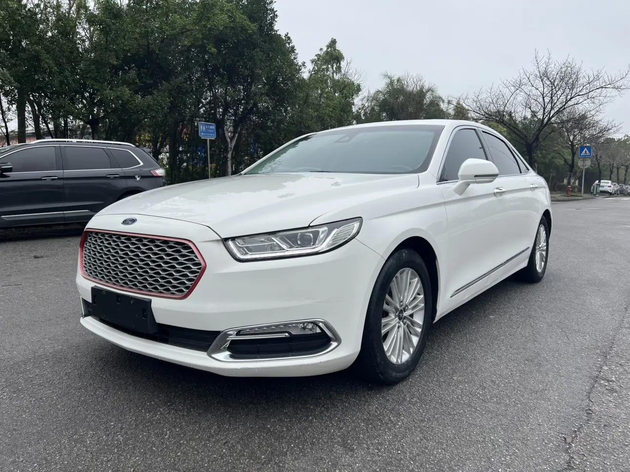 Ford Taurus  из Китая