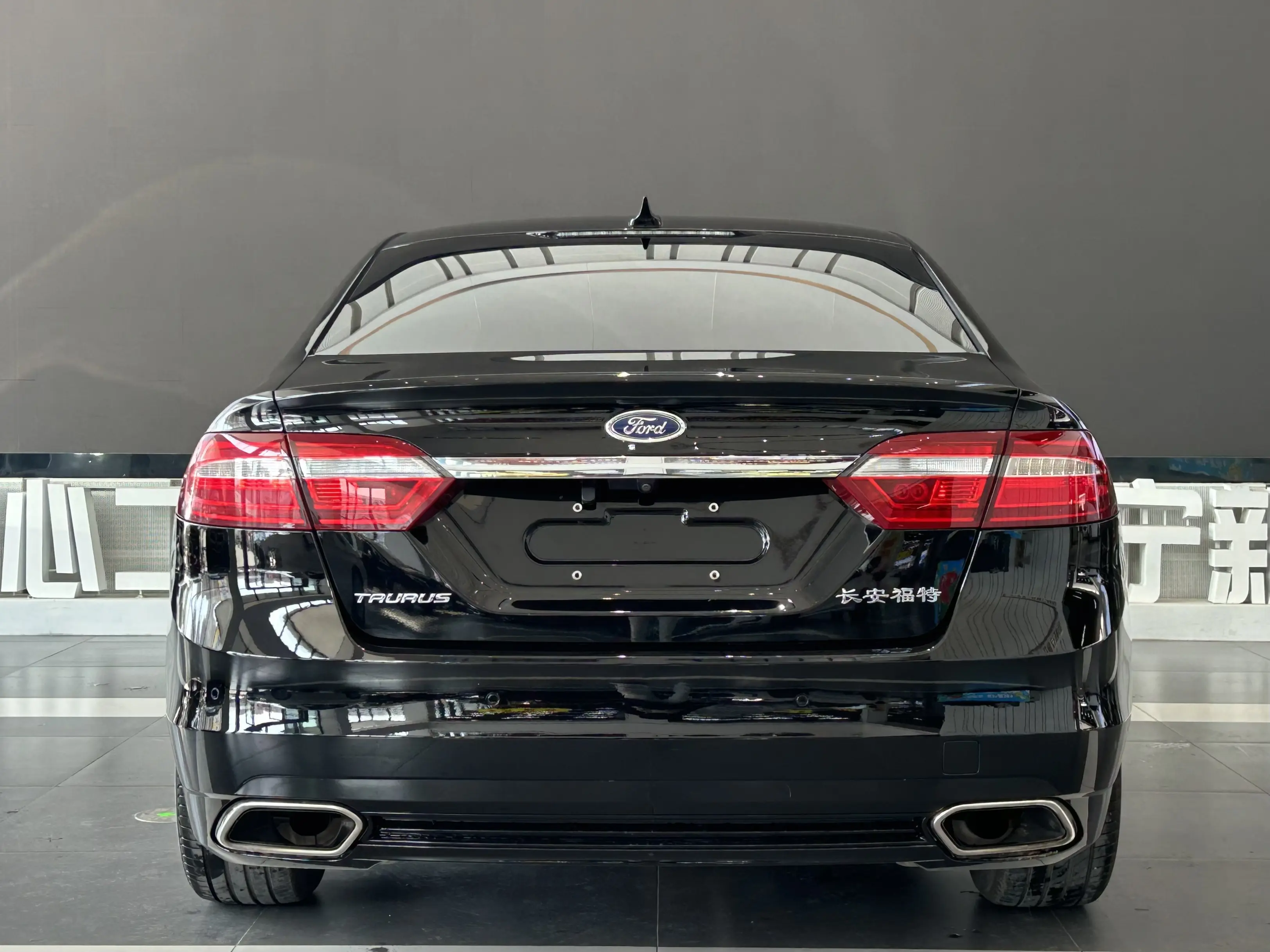 Ford Taurus  из Китая