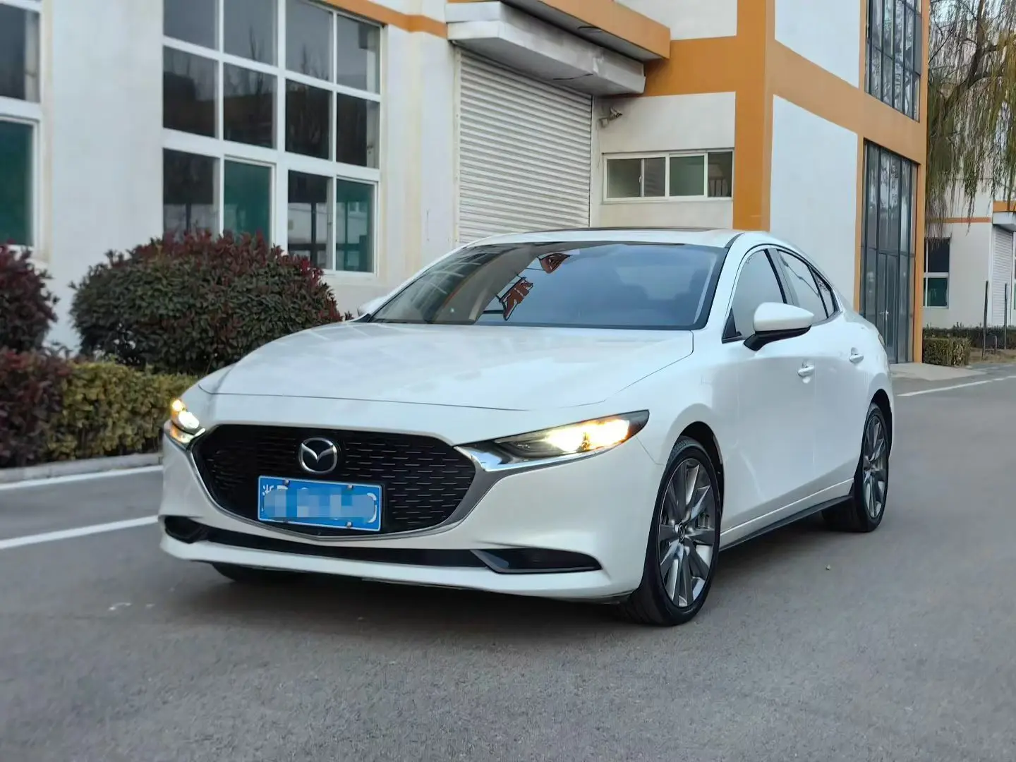 Mazda Axela (Mazda3)  из Китая