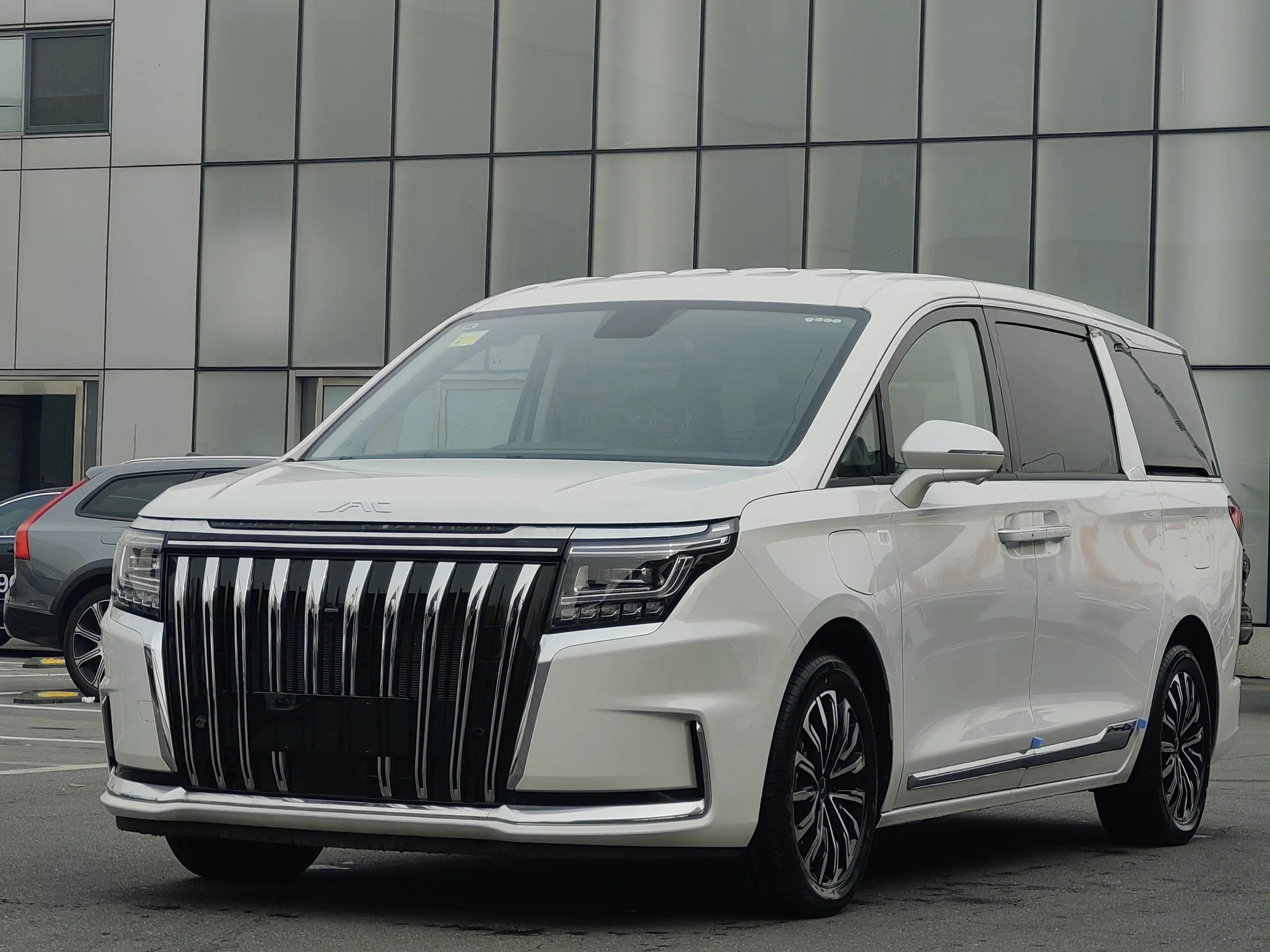 JAC Ruifeng RF8 PHEV  из Китая