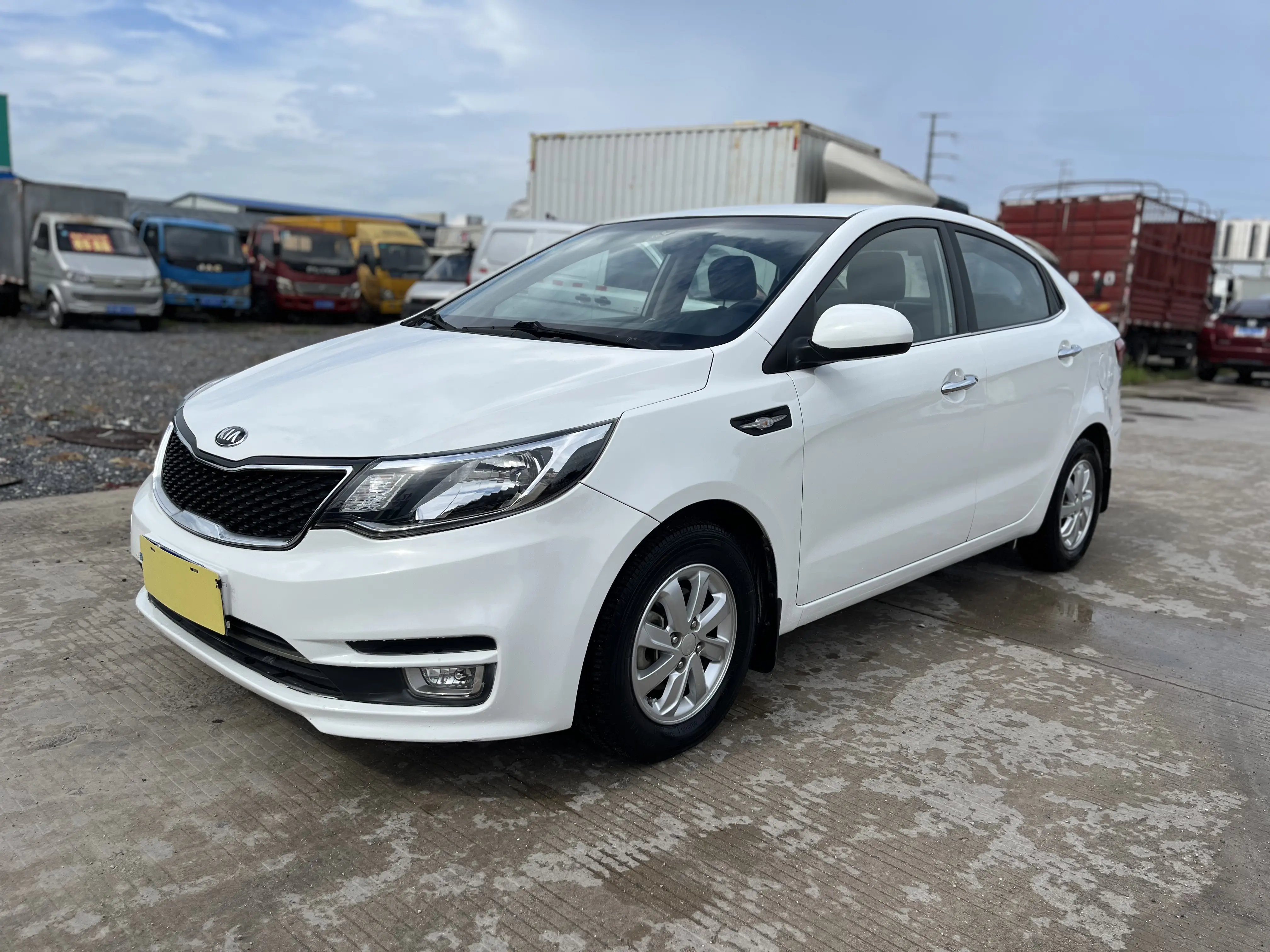 Kia K2  из Китая