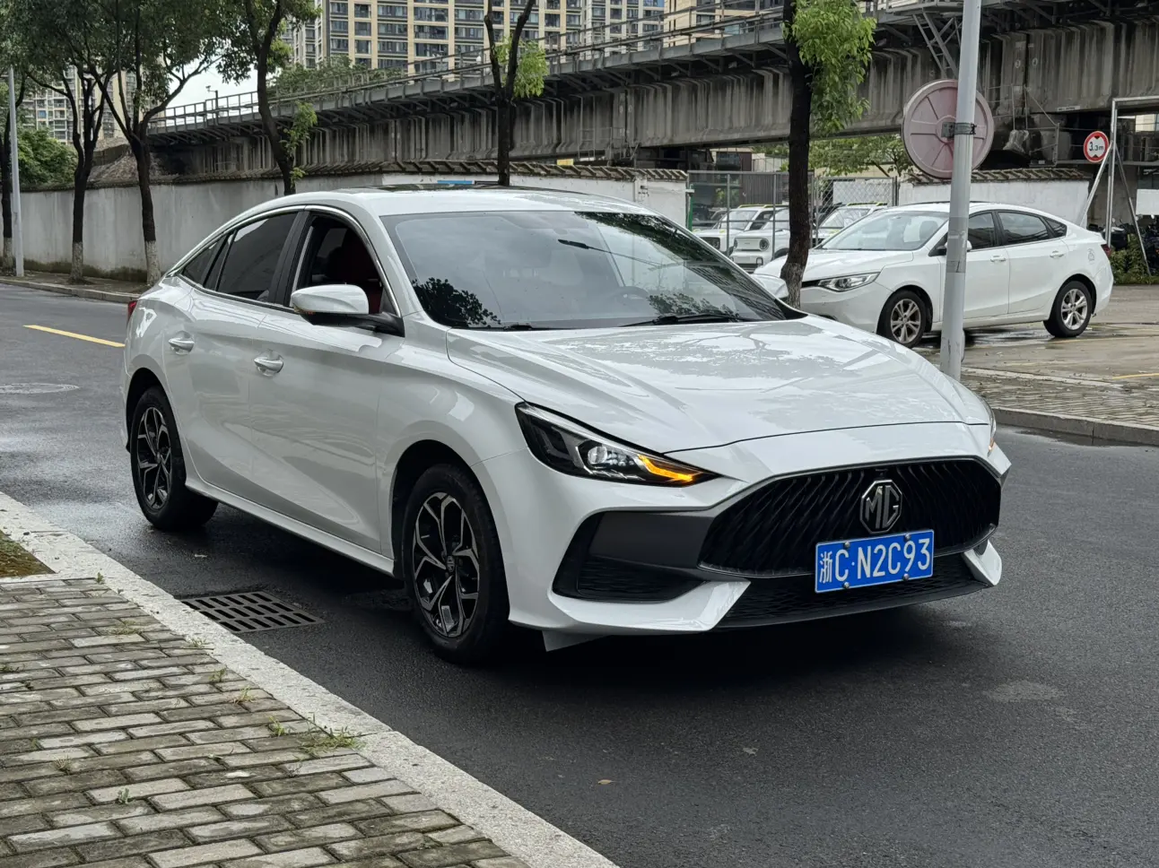 MG 5  из Китая