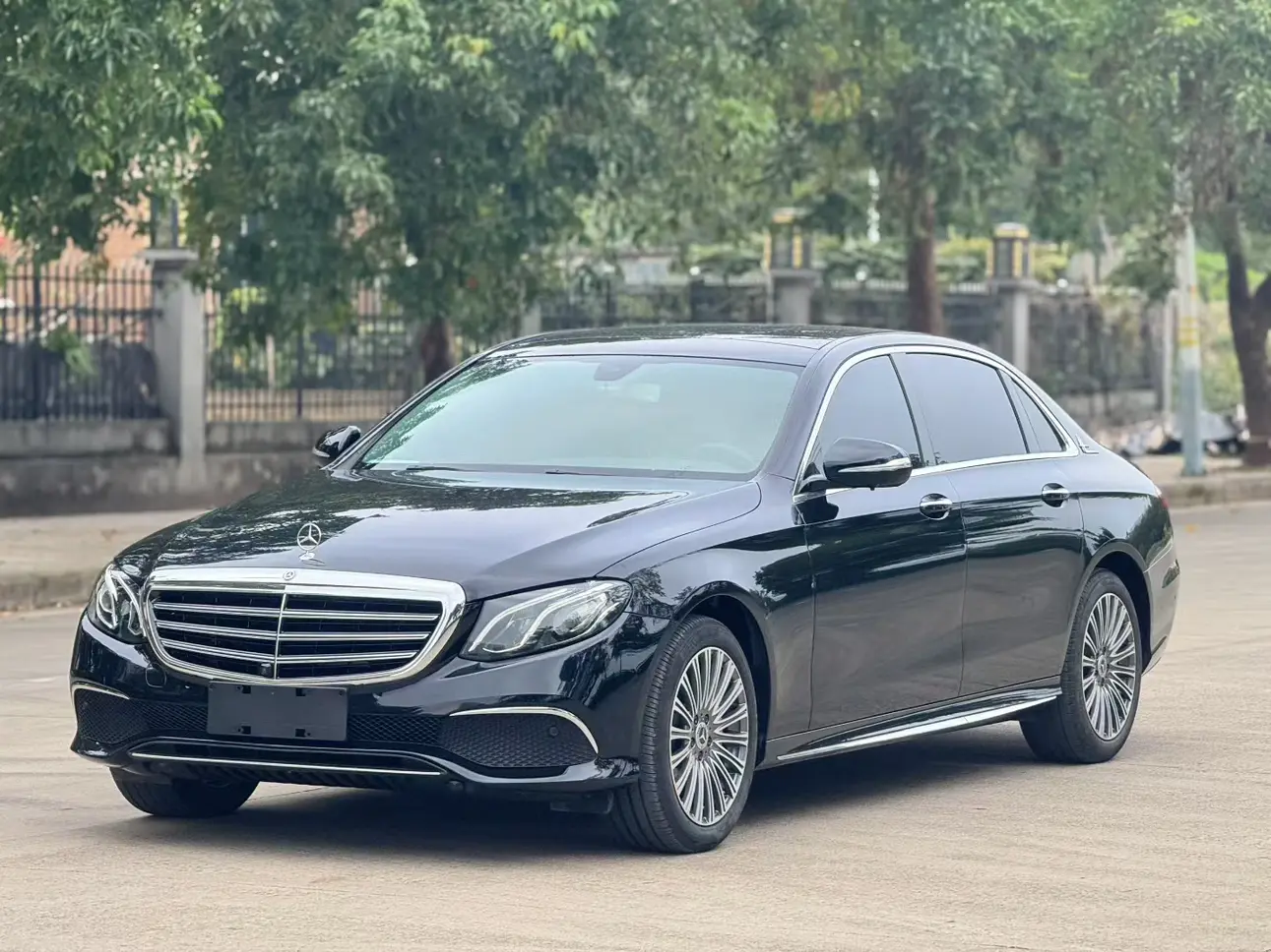 Mercedes-Benz E-Class  из Китая