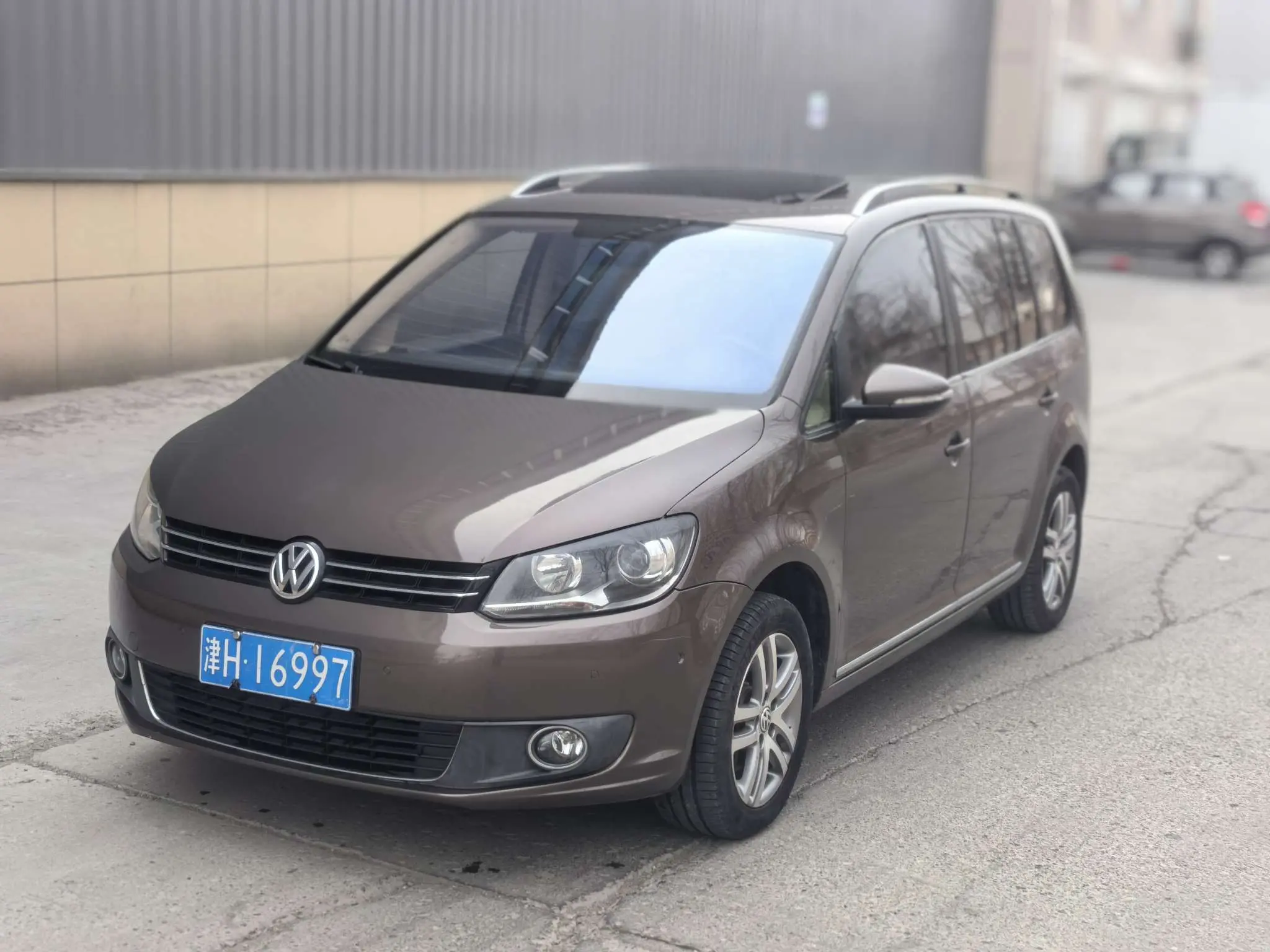 Volkswagen Touran  из Китая